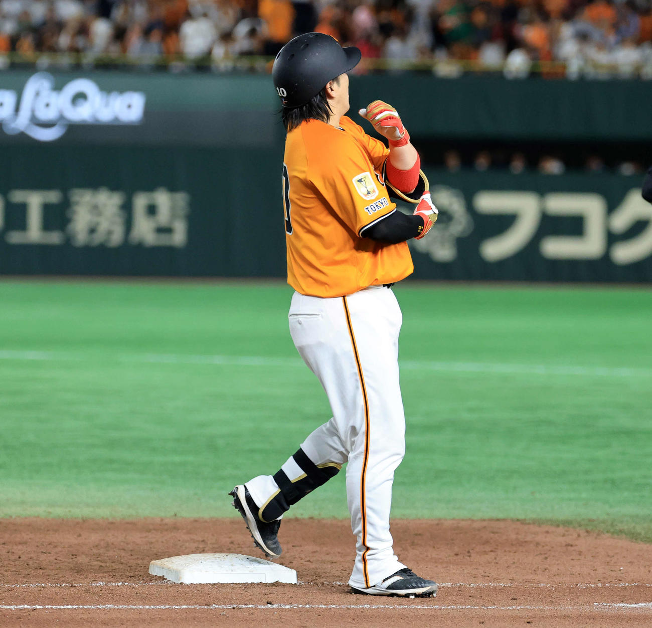 巨人対日本ハム　5回裏巨人2死、甲斐は一塁ゴロに倒れる（撮影・浅見桂子）