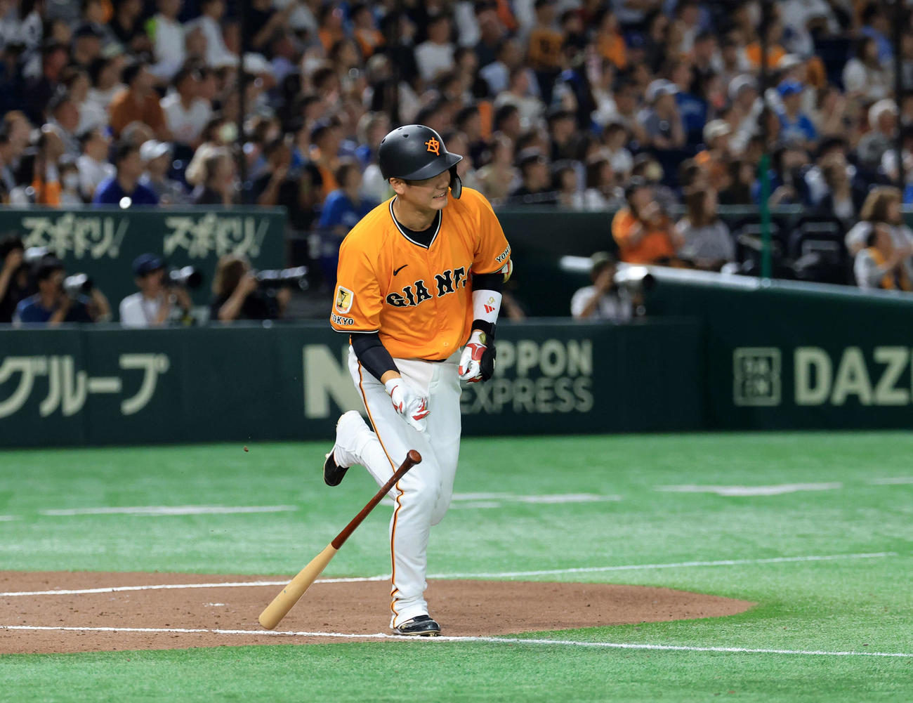 巨人対日本ハム　8回裏巨人1死、坂本は左飛に倒れる（撮影・浅見桂子）