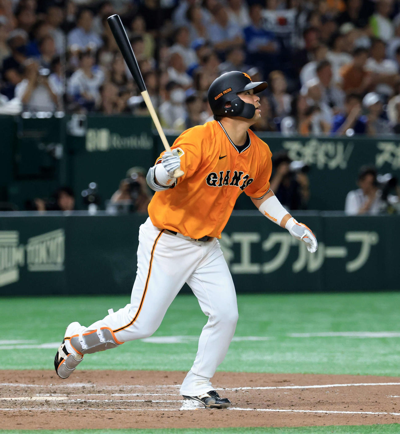 巨人対日本ハム　9回裏巨人1死、大城卓はソロ本塁打を放つ（撮影・浅見桂子）