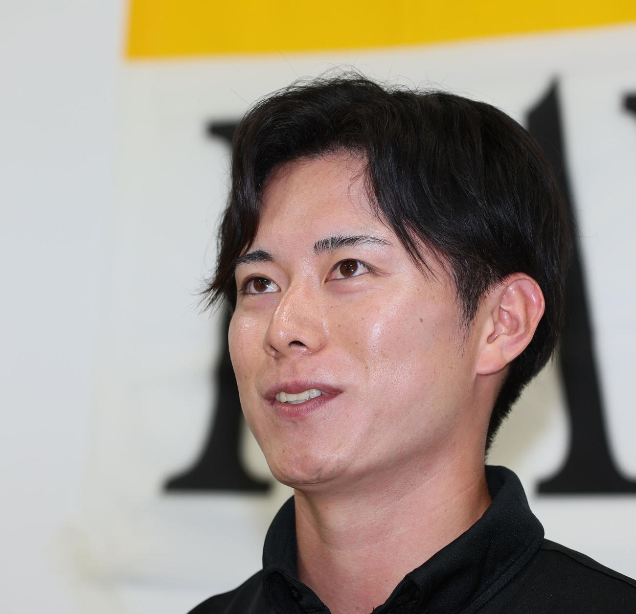 支配下契約を結んで会見するソフトバンク川口（撮影・加藤哉）