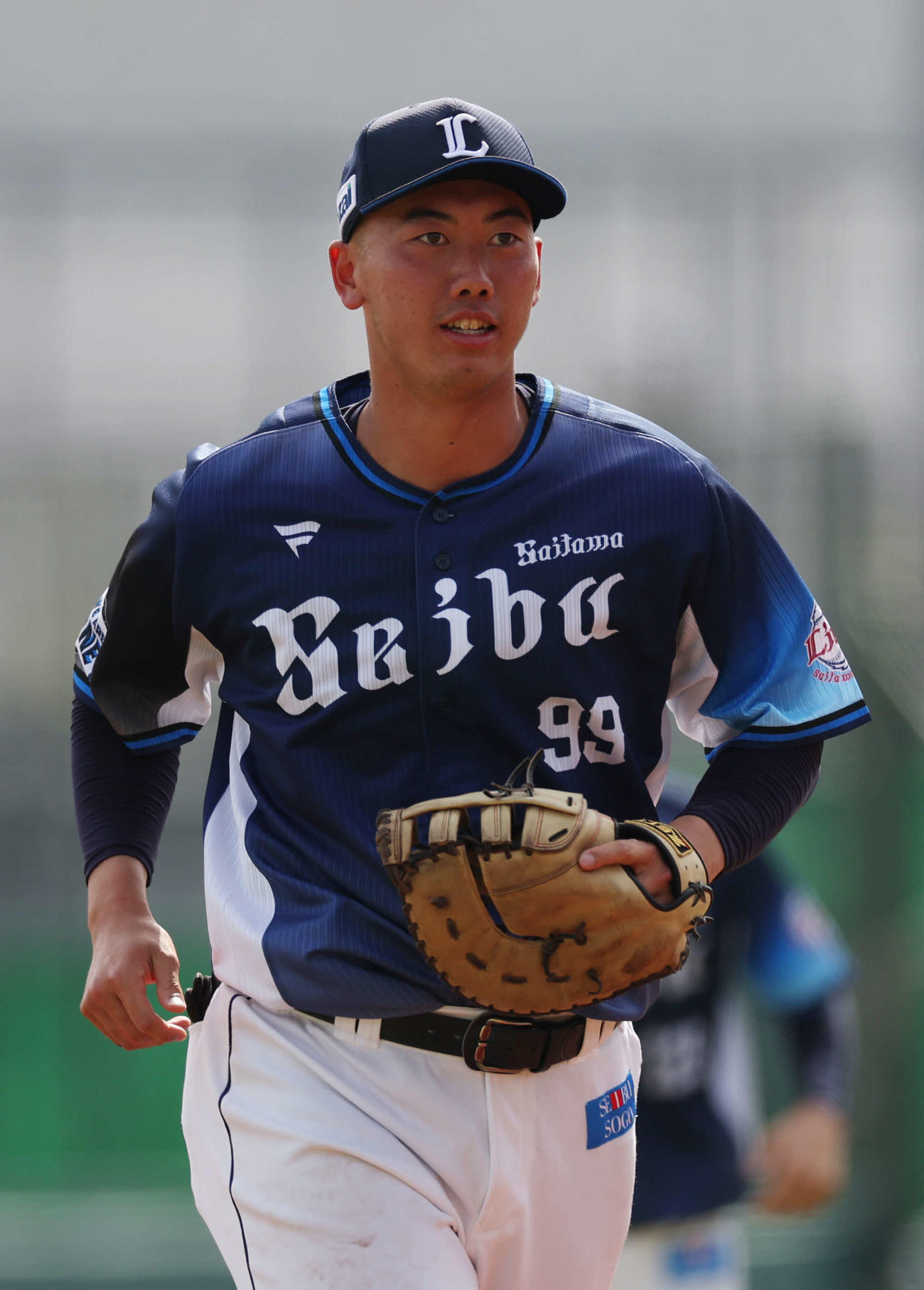 ベンチに戻る西武、村田（撮影・増田悦実）