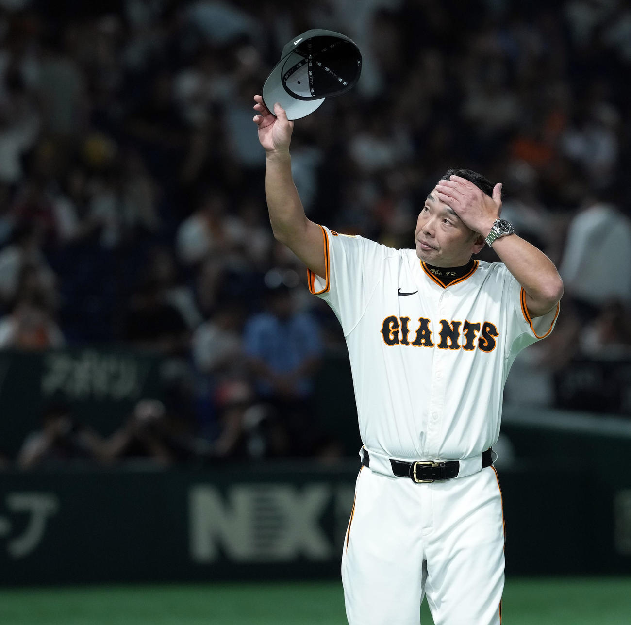 巨人対西武　西武に勝利した巨人阿部監督（撮影・たえ見朱実）