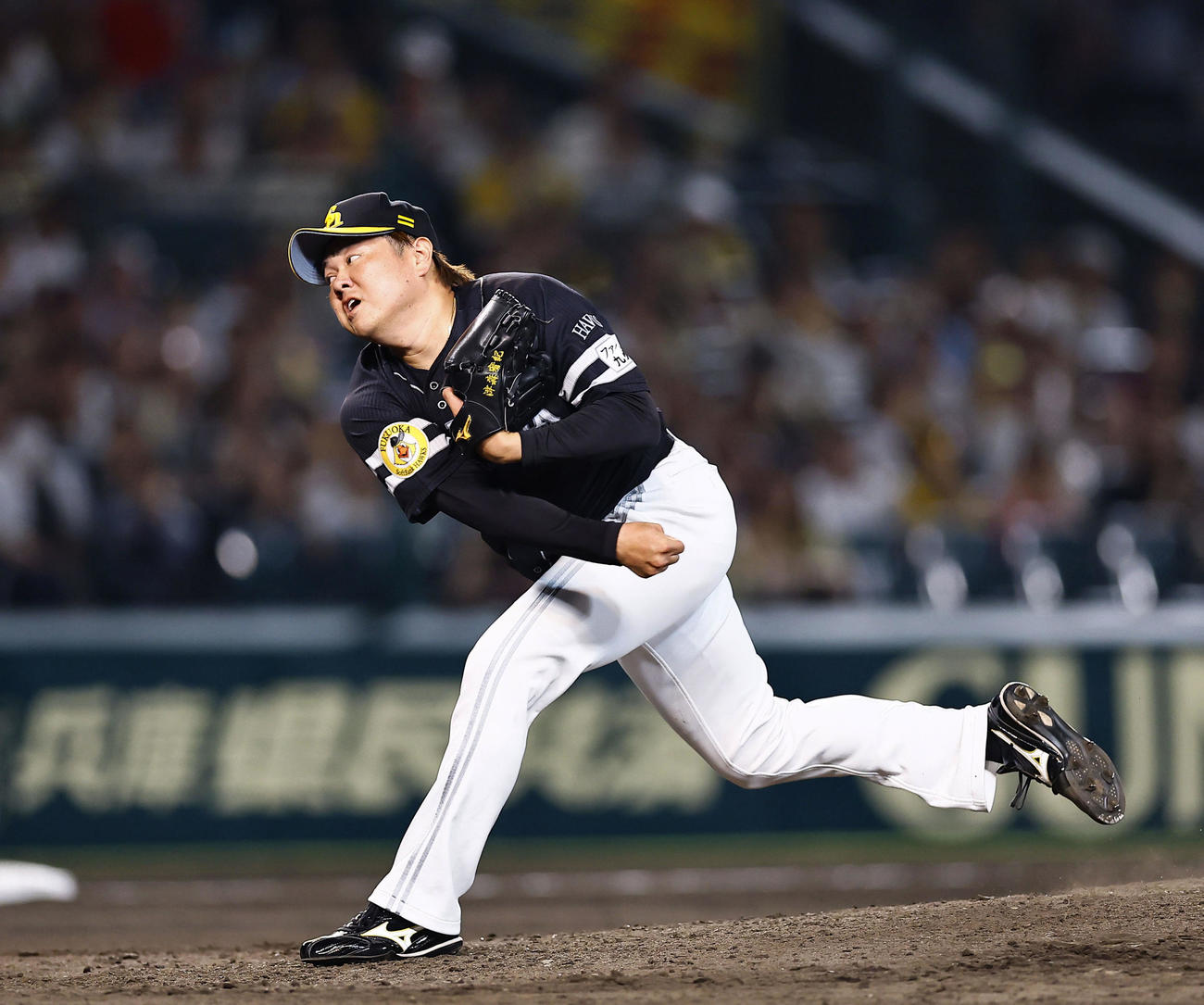 阪神対ソフトバンク　10回に登板したソフトバンク津森（撮影・藤尾明華）