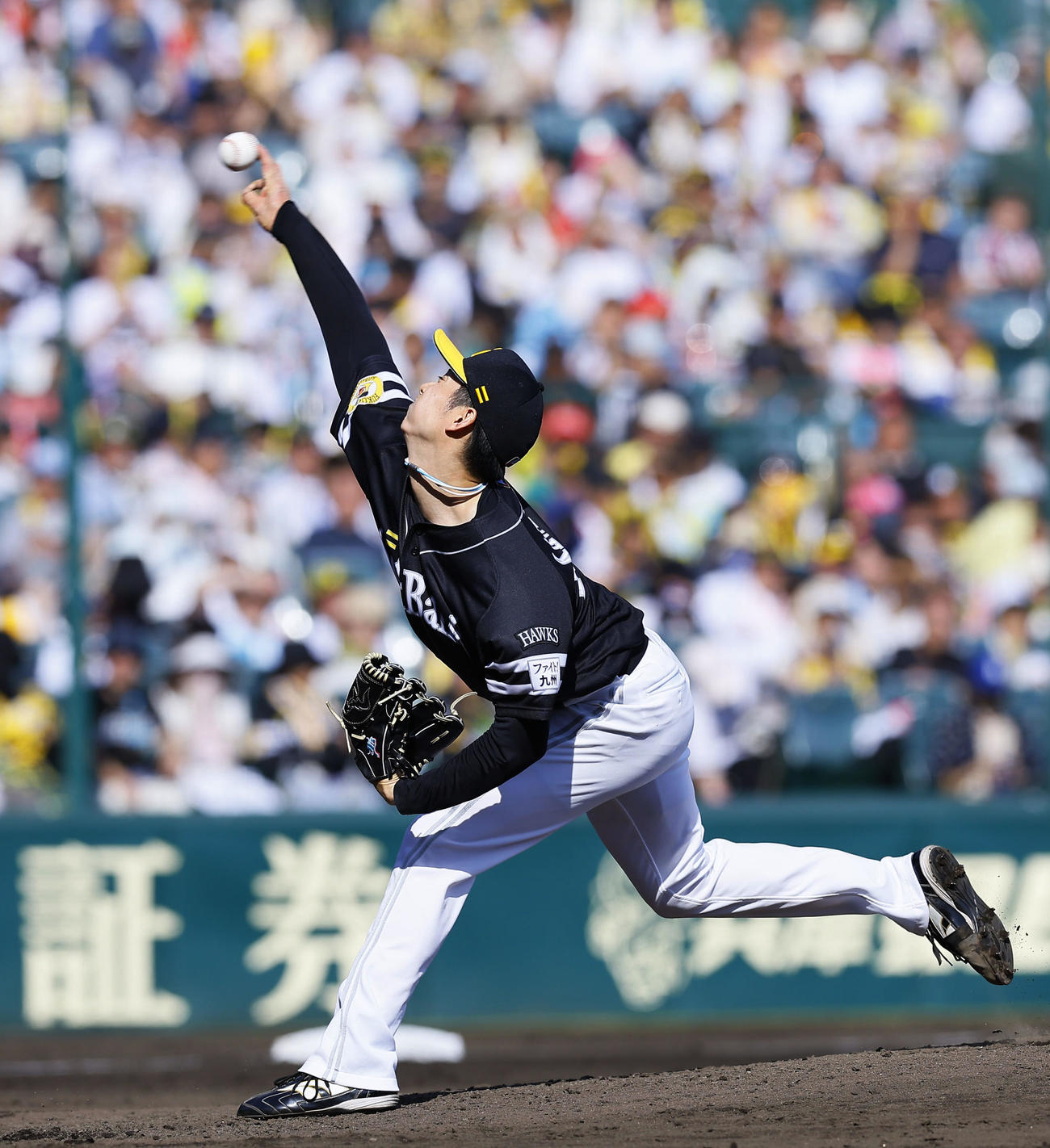阪神対ソフトバンク　6回、2番手で登板したソフトバンク川口（撮影・藤尾明華）