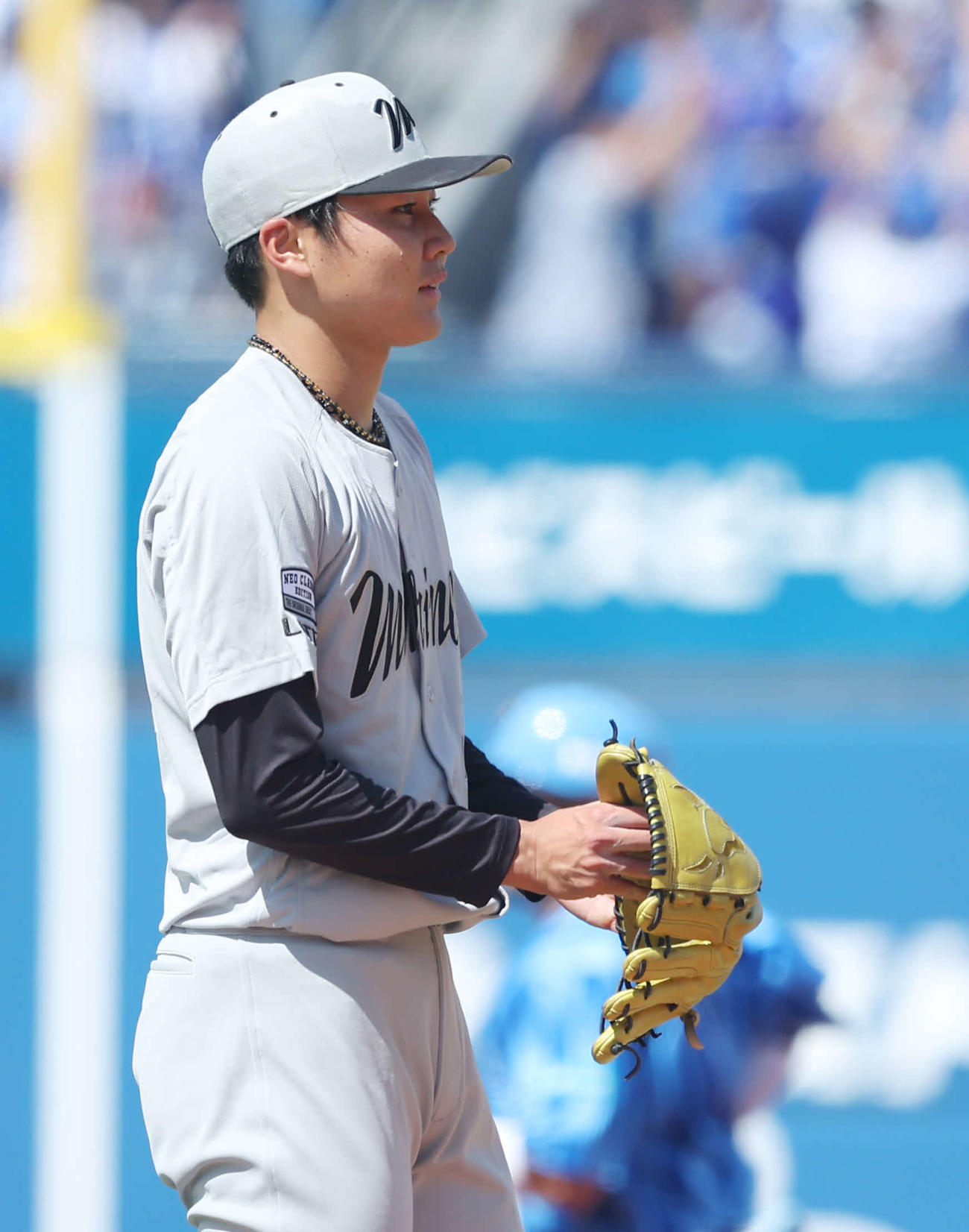 DeNA対ロッテ　2回裏DeNA無死、戸柱に右越えソロ本塁打を浴びる広池（撮影・河田真司）