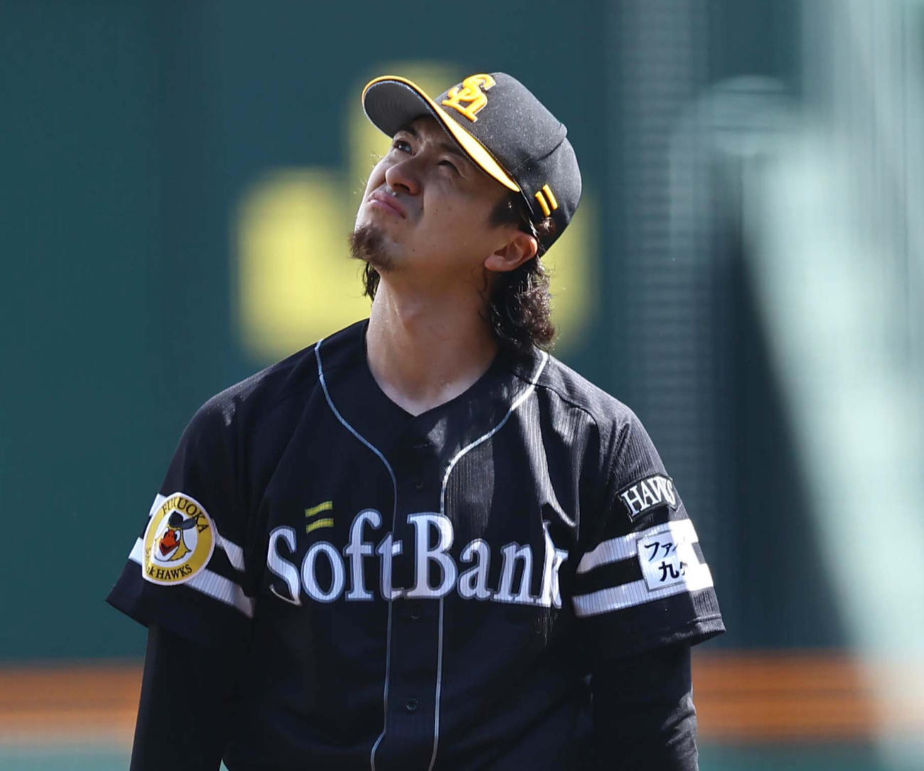 阪神対ソフトバンク　初回に失点に悔しそうな表情を見せる上沢（撮影・上田博志）