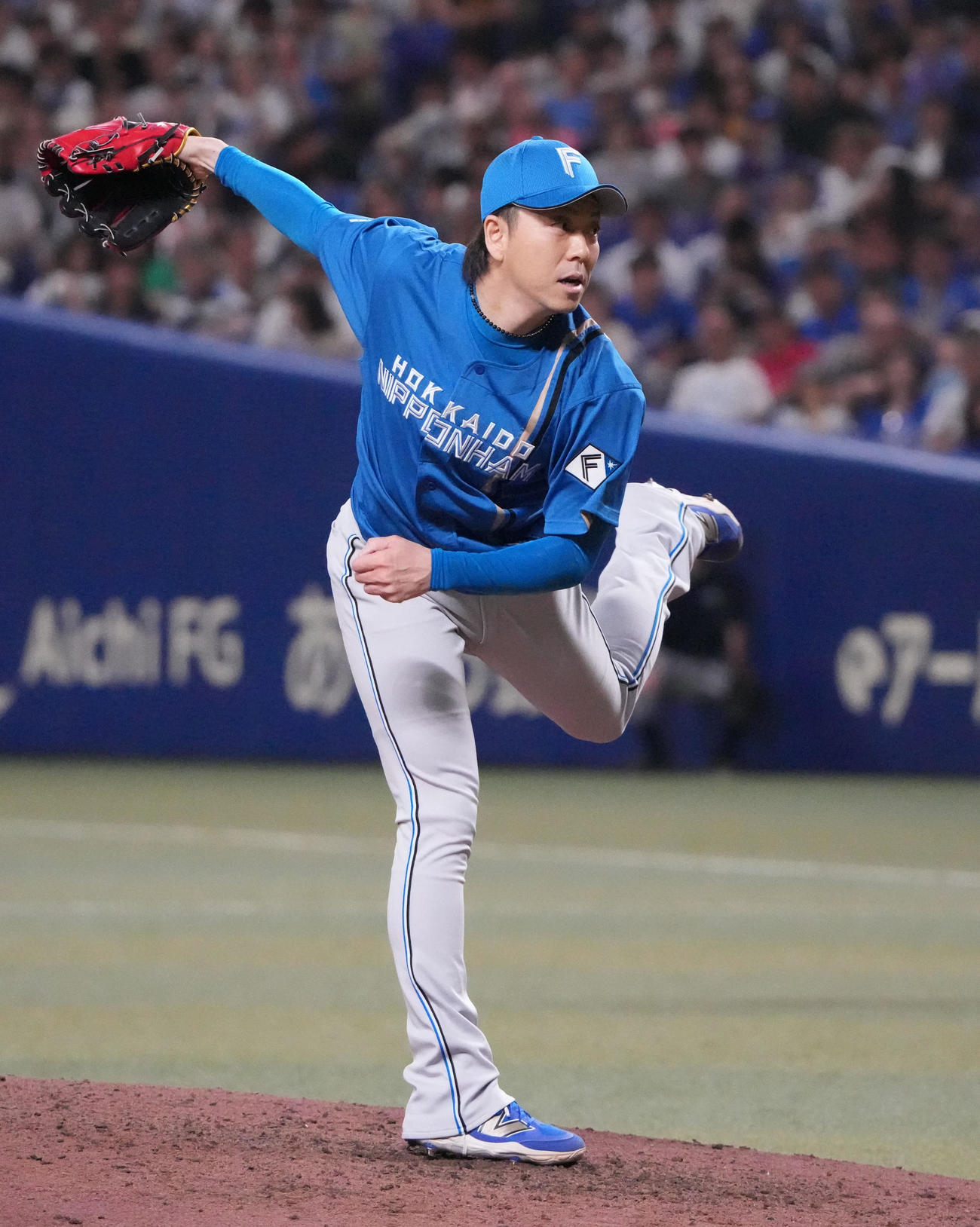 中日対日本ハム　8回裏中日2死一塁、日本ハム5番手で登板する宮西（撮影・森本幸一）
