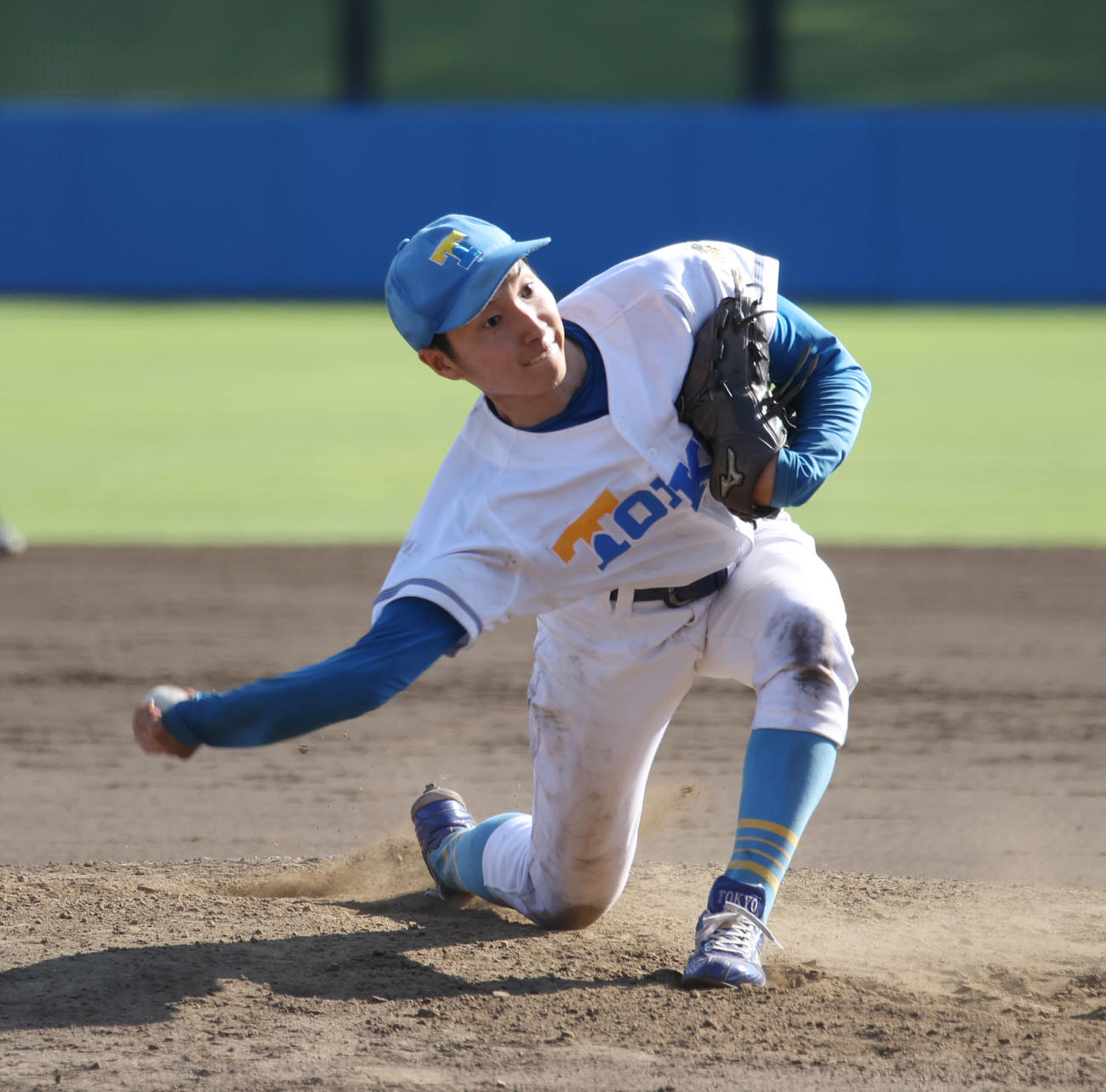 紅白戦、5回から登板した東大・渡辺（撮影・柴田隆二）