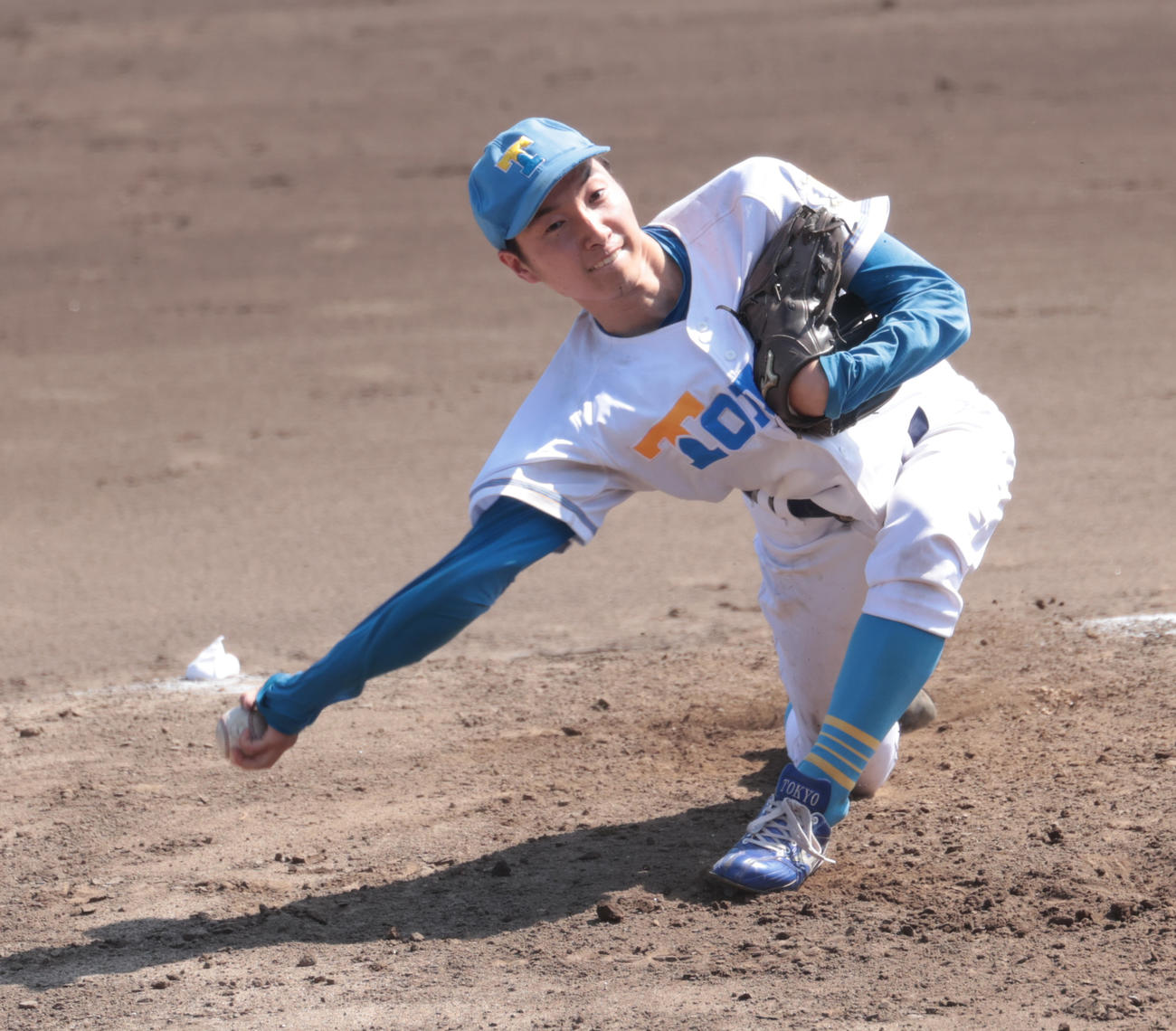 紅白戦、3回から登板した東大・渡辺（撮影・柴田隆二）