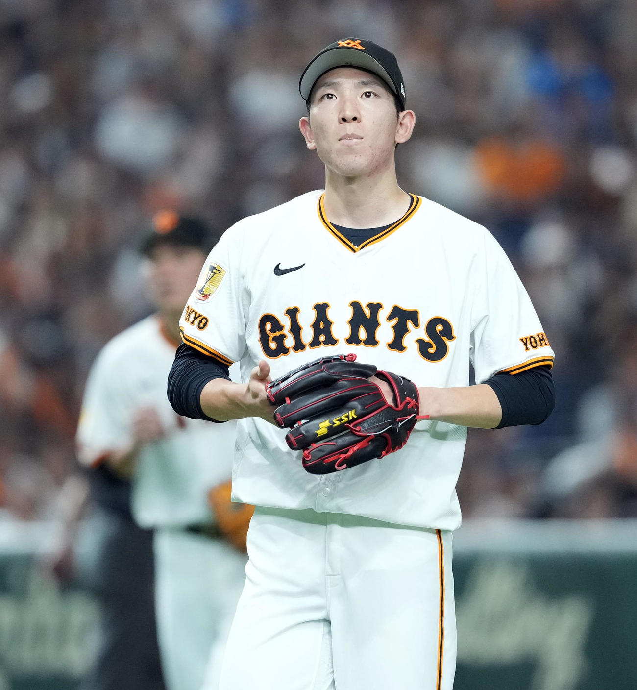 巨人対西武　2回表、西武に2－0とされる巨人の先発戸郷（撮影・たえ見朱実）