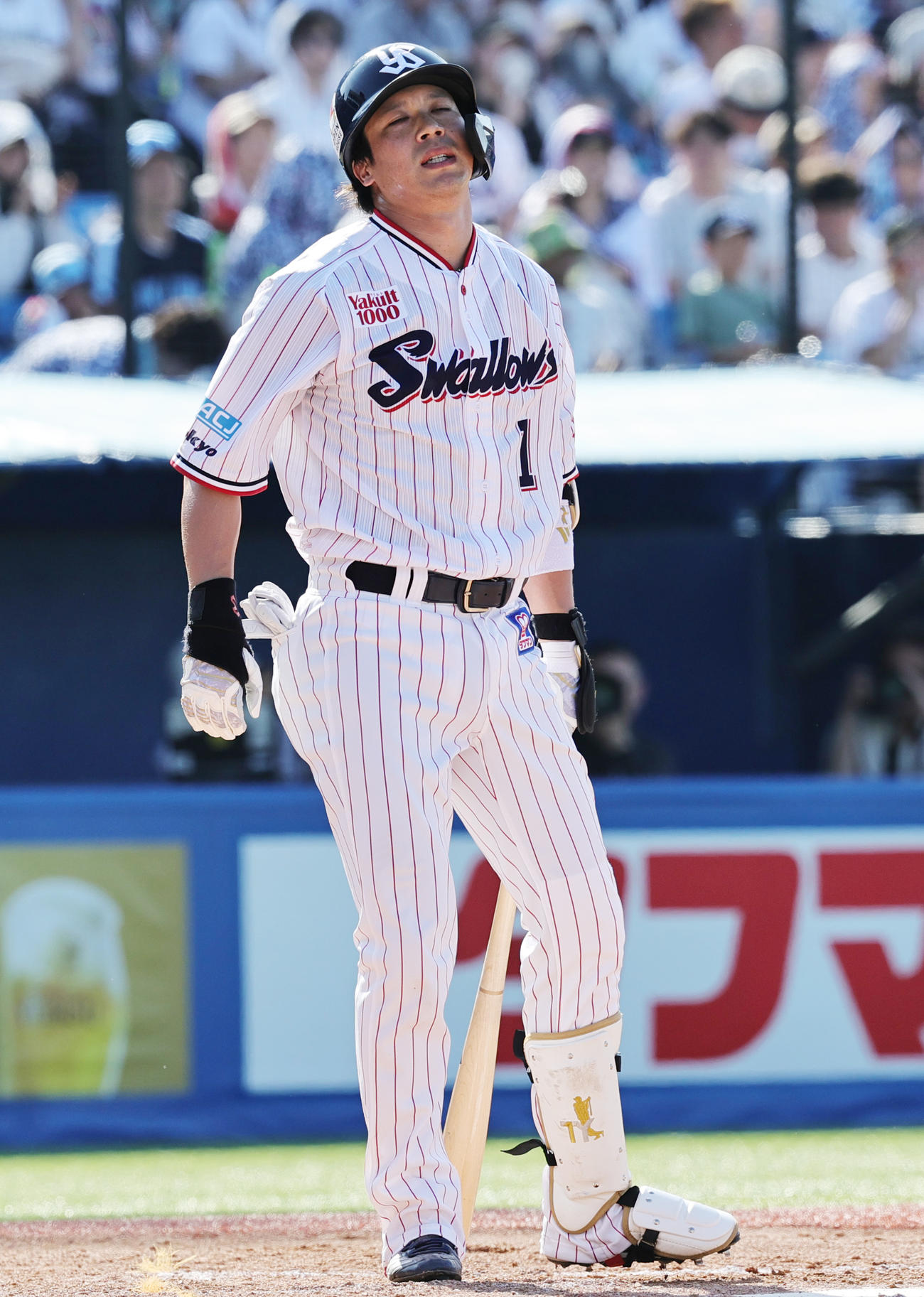 ヤクルト対オリックス　6回裏ヤクルト無死二塁、空振り三振に倒れる山田（撮影・野上伸悟）