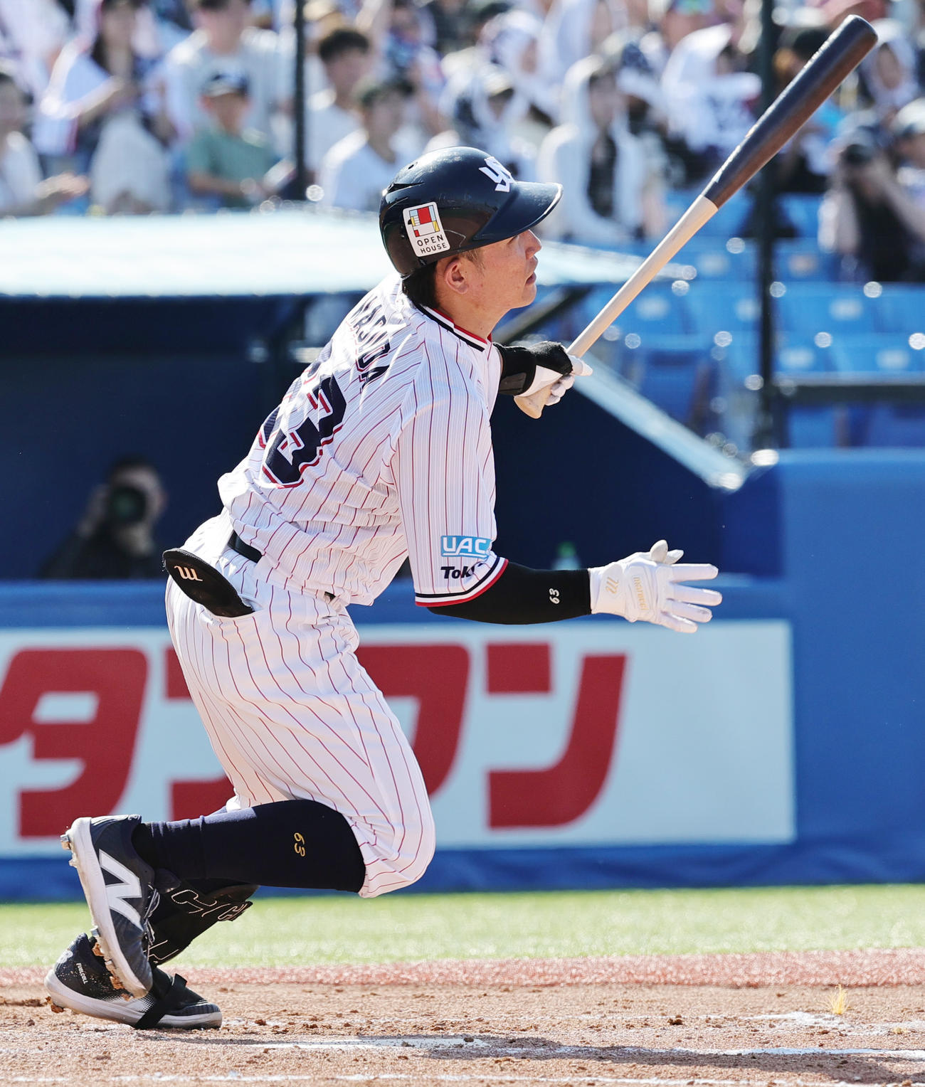 ヤクルト対オリックス　6回裏ヤクルト無死二塁、中越え適時二塁打を放つ増田（撮影・野上伸悟）
