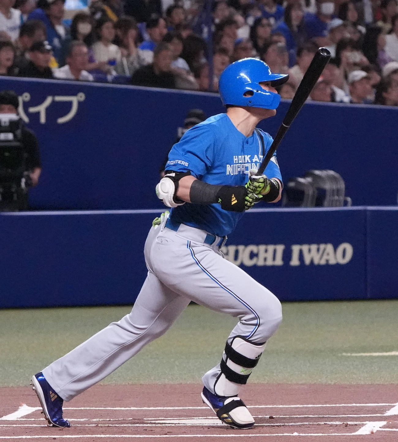 中日対日本ハム　1回表日本ハム1死、右中間二塁打を放つ清宮幸（撮影・森本幸一）