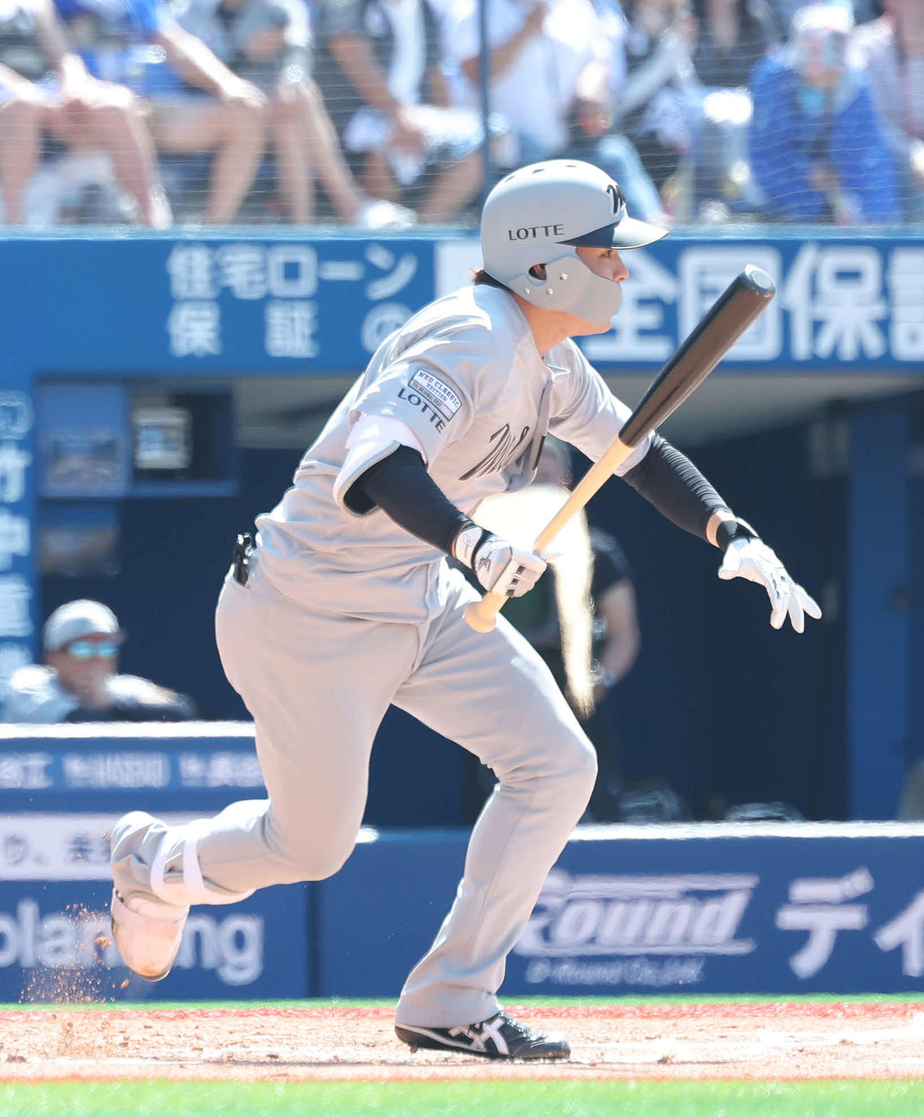 DeNA対ロッテ　1回表ロッテ2死二塁、中前適時打を放つ小川（撮影・河田真司）
