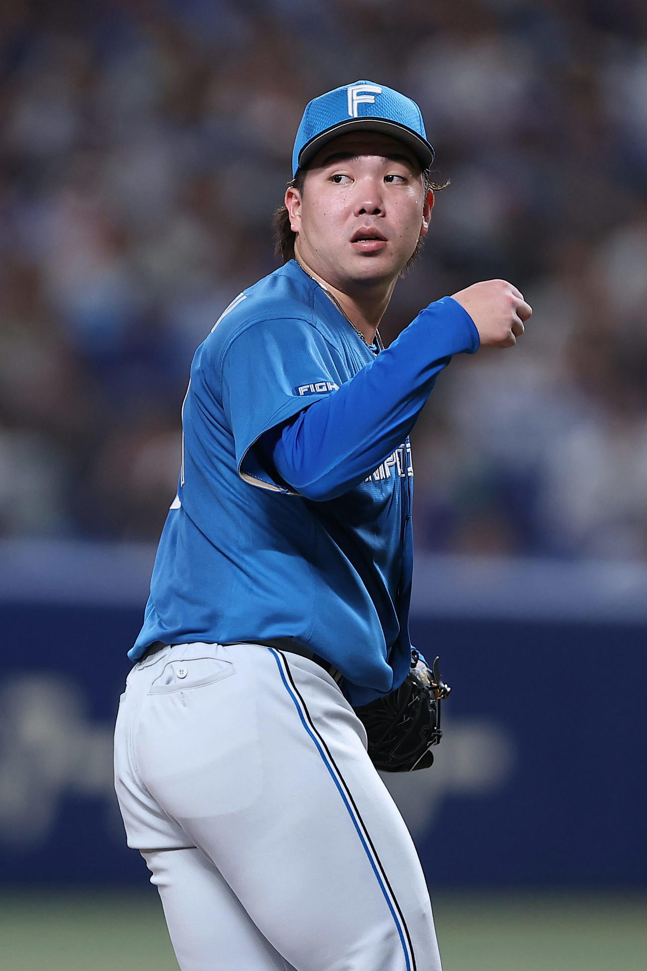 中日対日本ハム　1回裏中日2死一塁、細川に先制適時二塁打を許す金村（撮影・前田充）