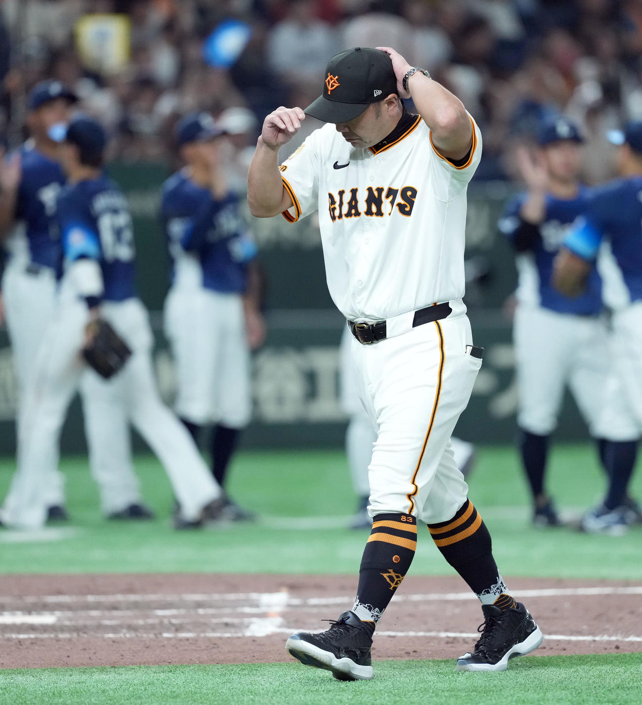 巨人対西武　西武に負けを喫した巨人阿部監督（撮影・たえ見朱実）
