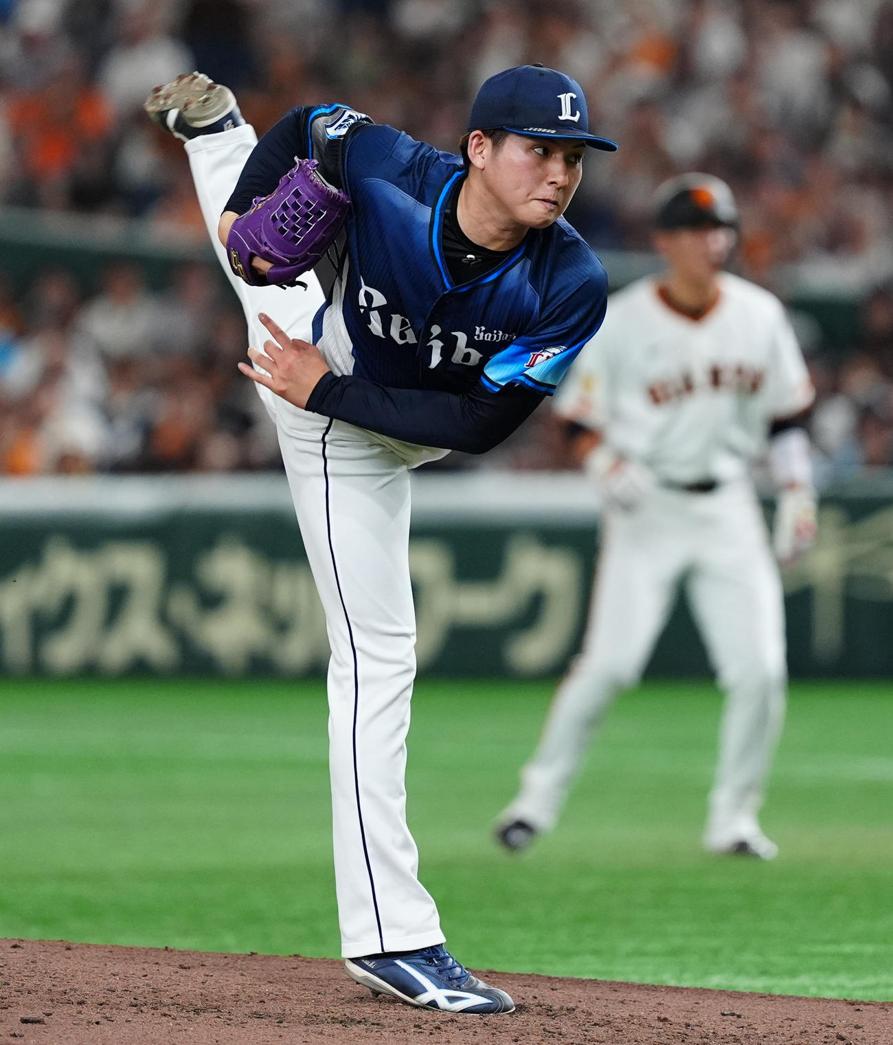 巨人対西武　力投する西武武内（撮影・清水貴仁）