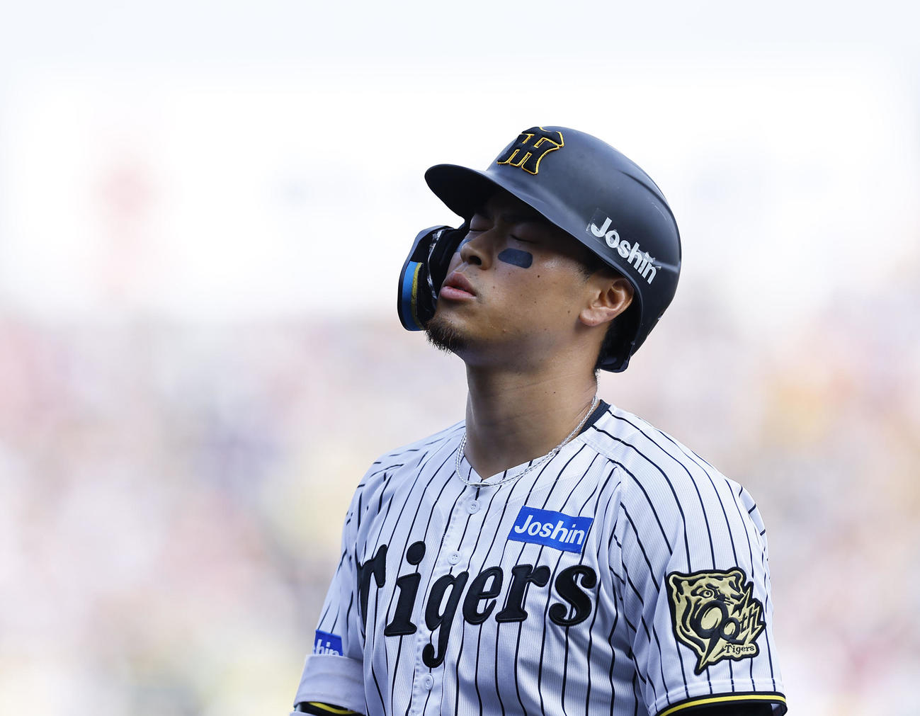 阪神対ソフトバンク　6回裏阪神2死二塁、一ゴロに倒れた佐藤輝（撮影・藤尾明華）