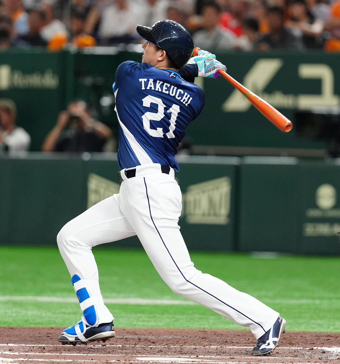 巨人対西武　2回表西武無死満塁、先制の右犠飛を放つ武内（撮影・清水貴仁）