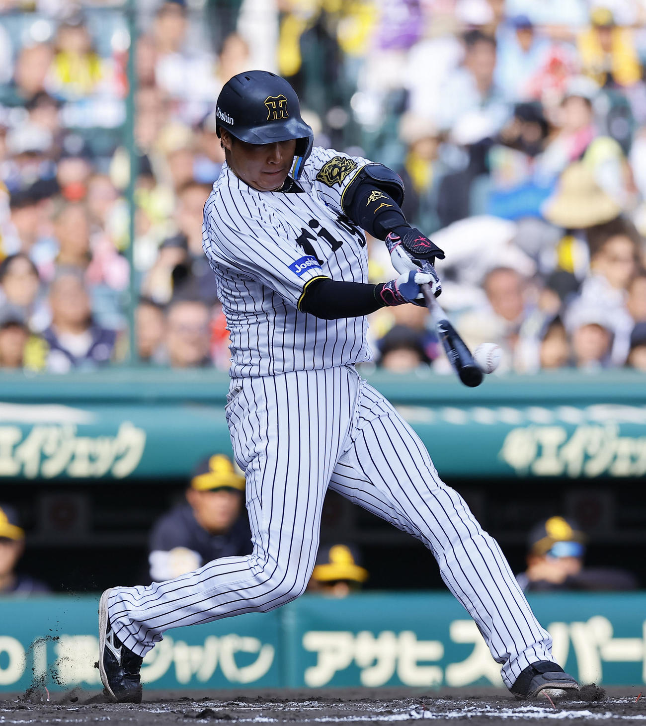 阪神対ソフトバンク　7回裏阪神無死、大山は左前打を放つ（撮影・藤尾明華）