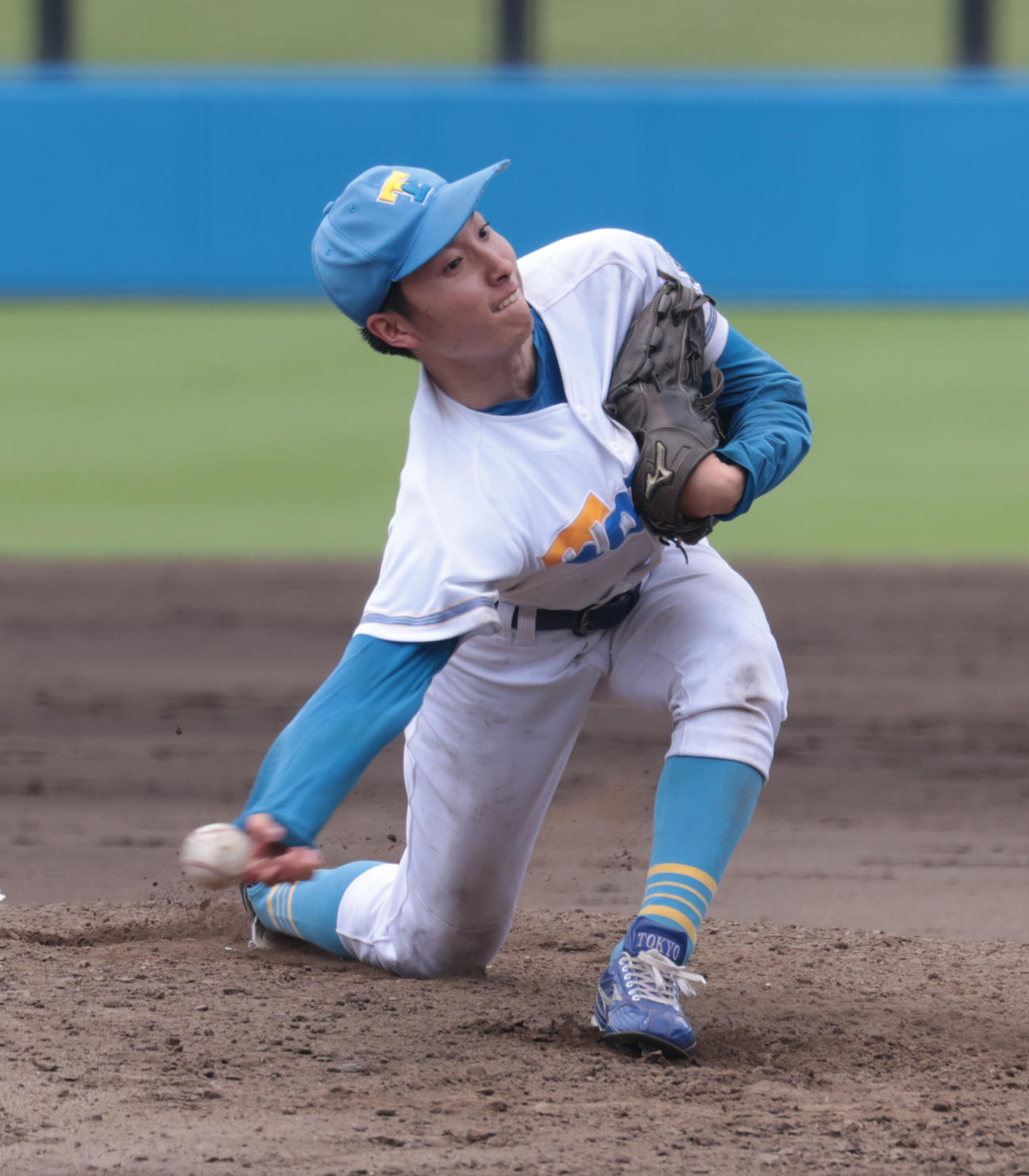 紅白戦　4回から登板した東大・渡辺（撮影・柴田隆二）