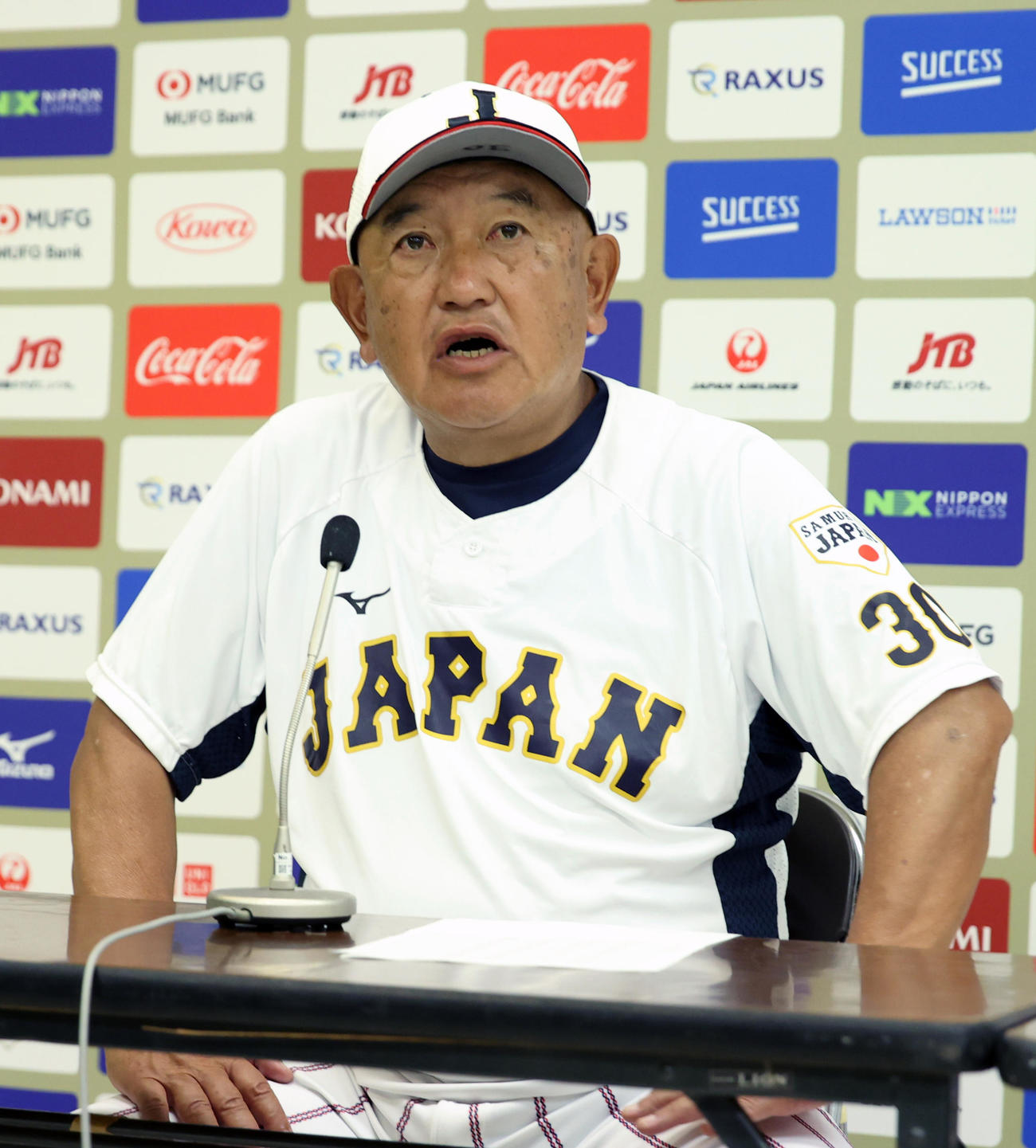 侍ジャパン大学代表選考合宿で代表を発表する堀井侍ジャパン大学代表監督（撮影・柴田隆二）
