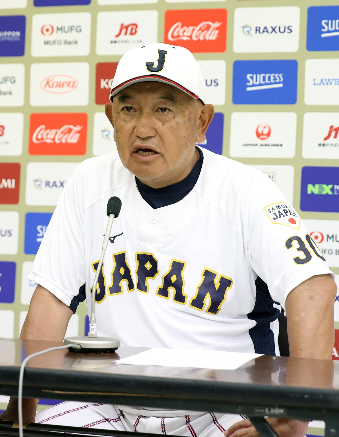 侍ジャパン大学代表選考合宿で代表を発表する堀井侍ジャパン大学代表監督（撮影・柴田隆二）