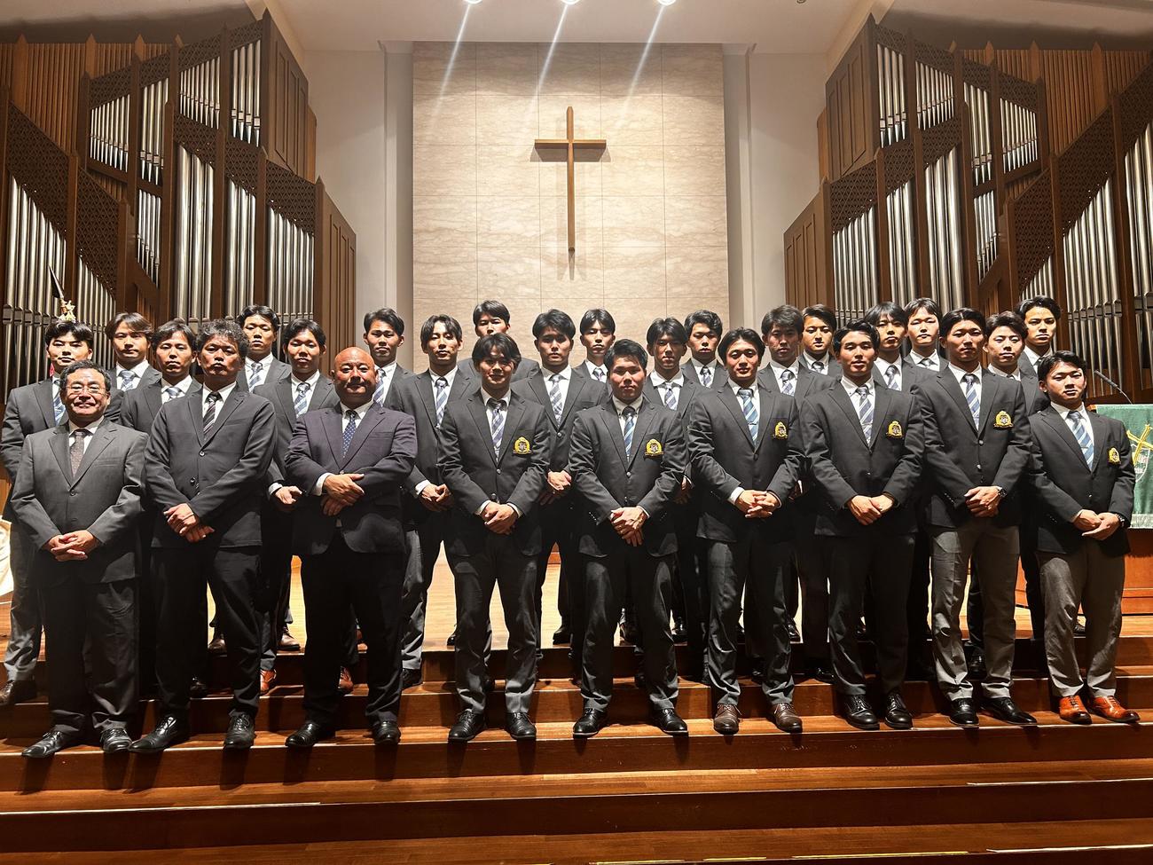 東都大学野球リーグ5季連続優勝報告会に臨んだ青学大（撮影・平山連）