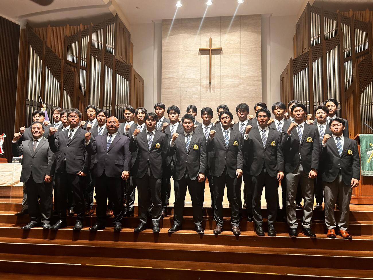 東都大学野球リーグ5季連続優勝報告会に臨んだ青学大（撮影・平山連）