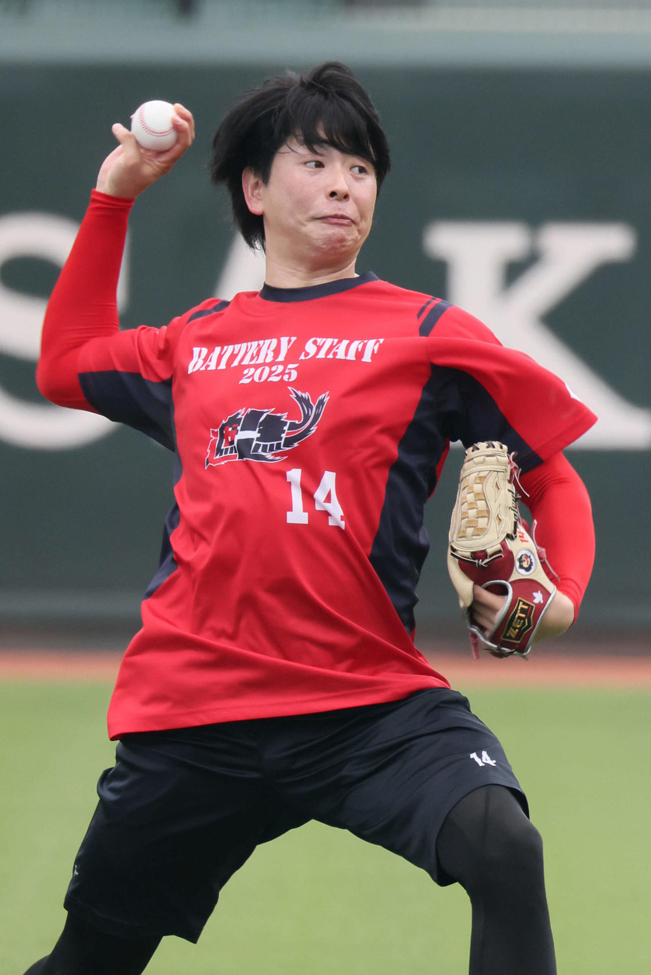キャッチボールをする大瀬良（撮影・加藤孝規）