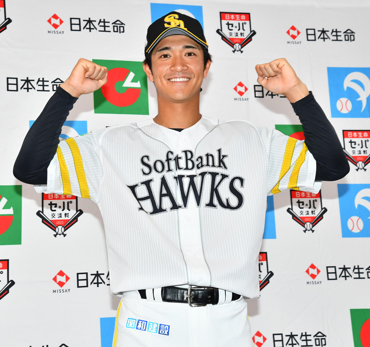 日本生命最優秀選手賞を受賞したソフトバンク柳町（撮影・岩下翔太）