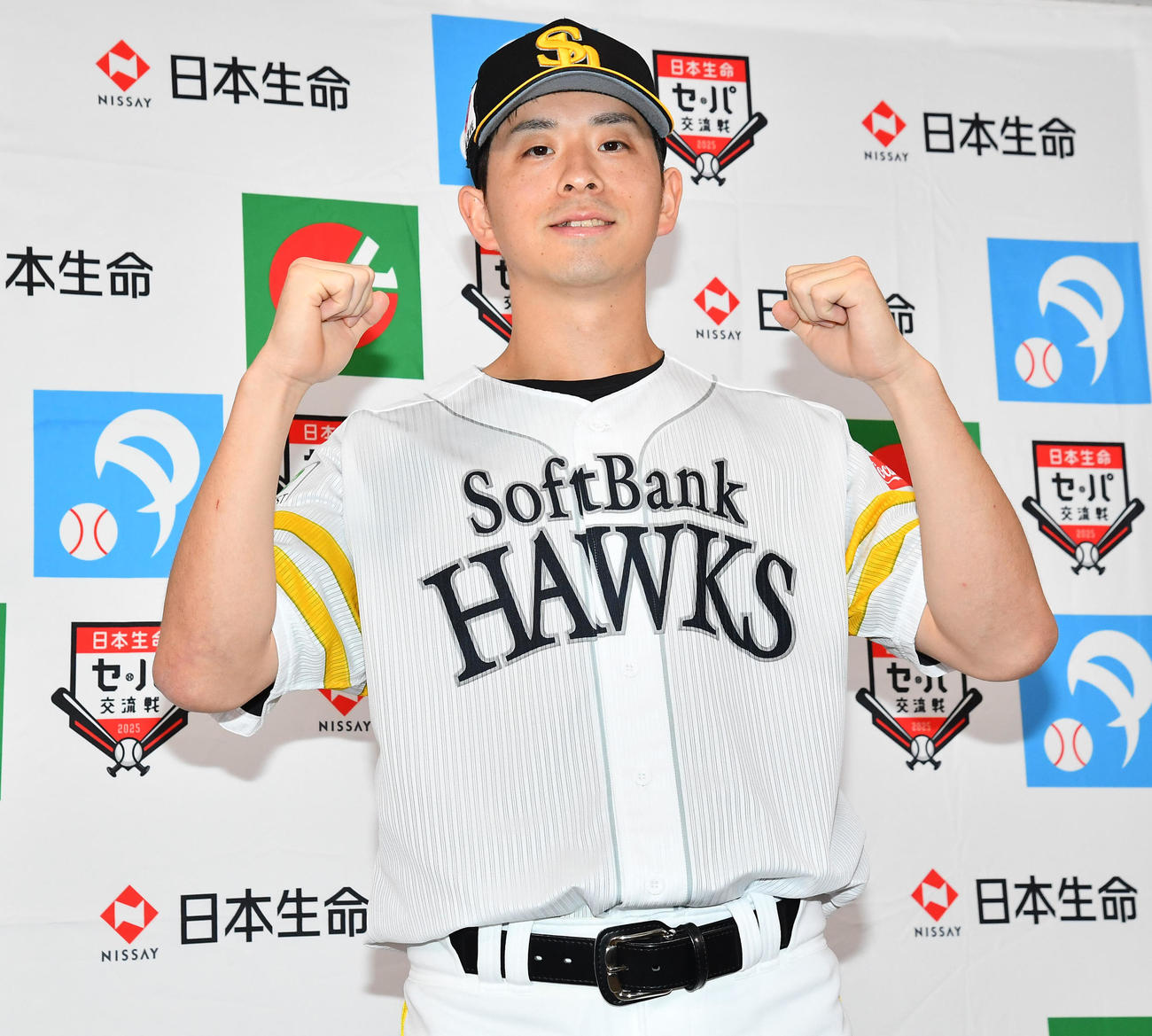 日本生命優秀選手賞を受賞したソフトバンク大関（撮影・岩下翔太）