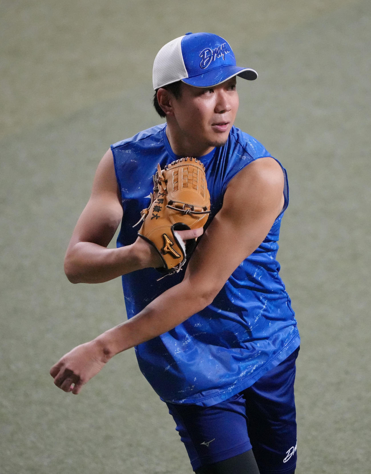 キャッチボールをする大野（撮影・森本幸一）