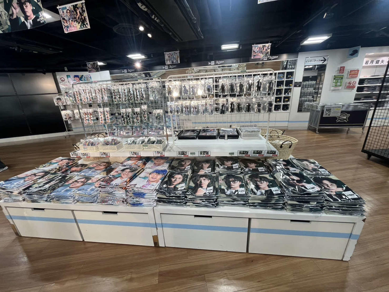 オリ姫デーグッズが並ぶBs SHOP（撮影・村松万里子）