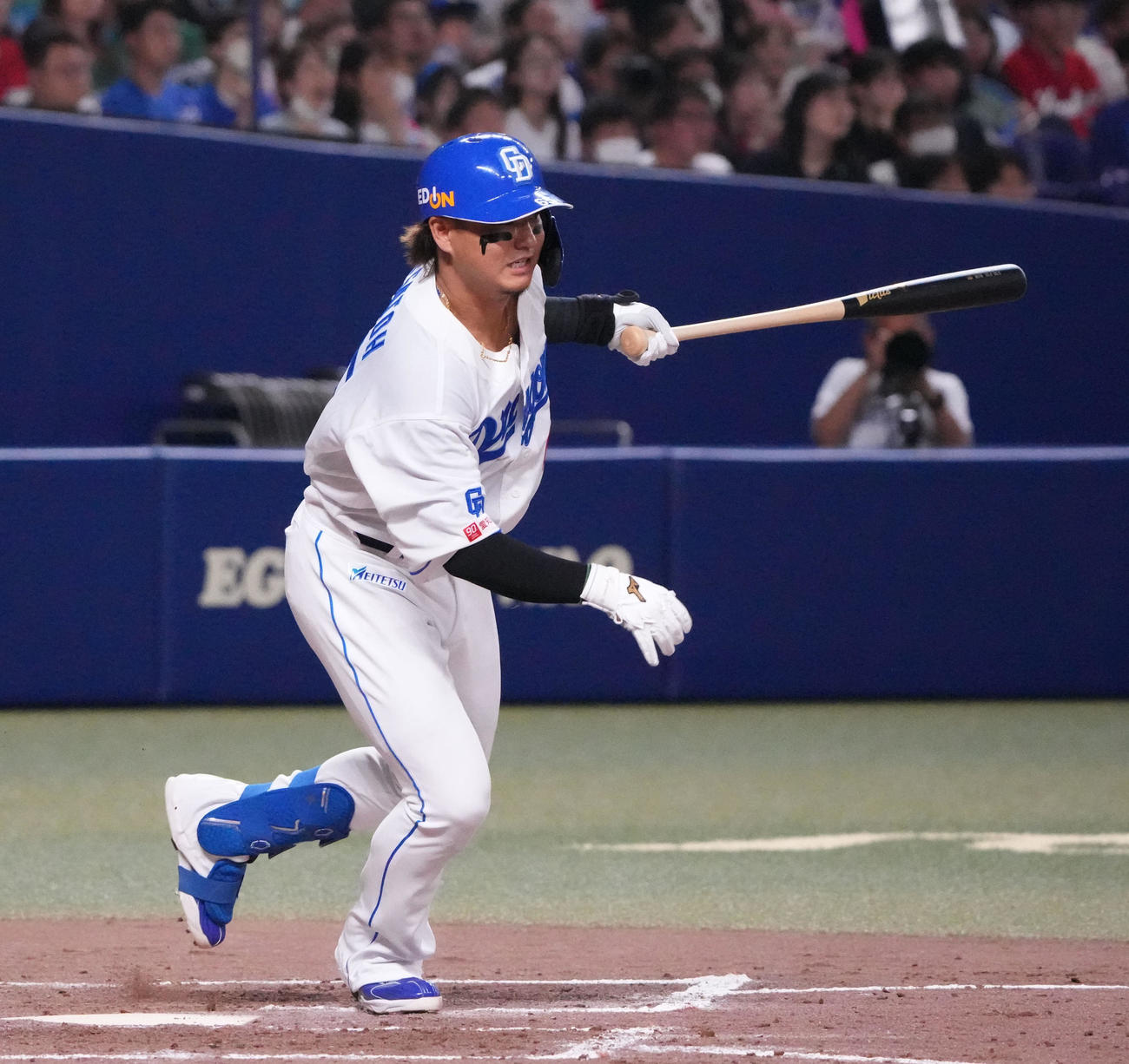 中日対広島　3回裏中日2死一、二塁、右前適時打を放つ佐藤（撮影・森本幸一）
