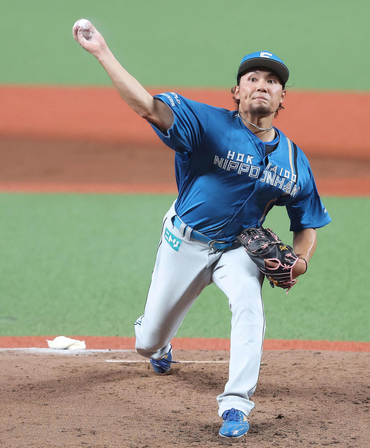 西武対日本ハム　2回裏、力投する伊藤（撮影・河田真司）