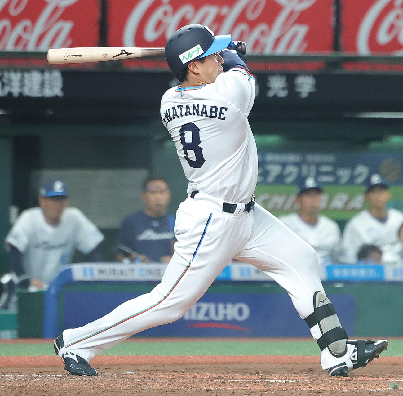西武対日本ハム　3回裏西武1死、左越えソロ本塁打を放つ渡部聖（撮影・河田真司）