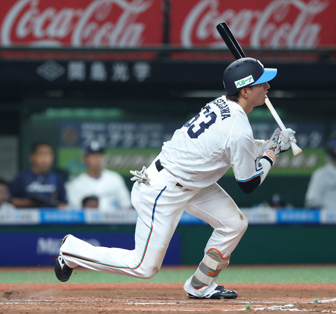 西武対日本ハム　6回裏西武無死、左前打を放つ長谷川（撮影・河田真司）