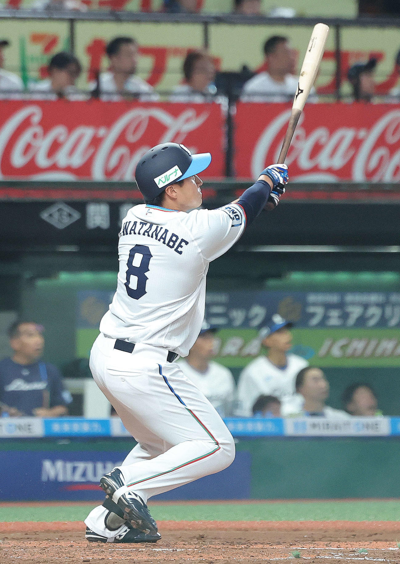 西武対日本ハム　3回裏西武1死、左越えソロ本塁打を放つ渡部聖（撮影・河田真司）