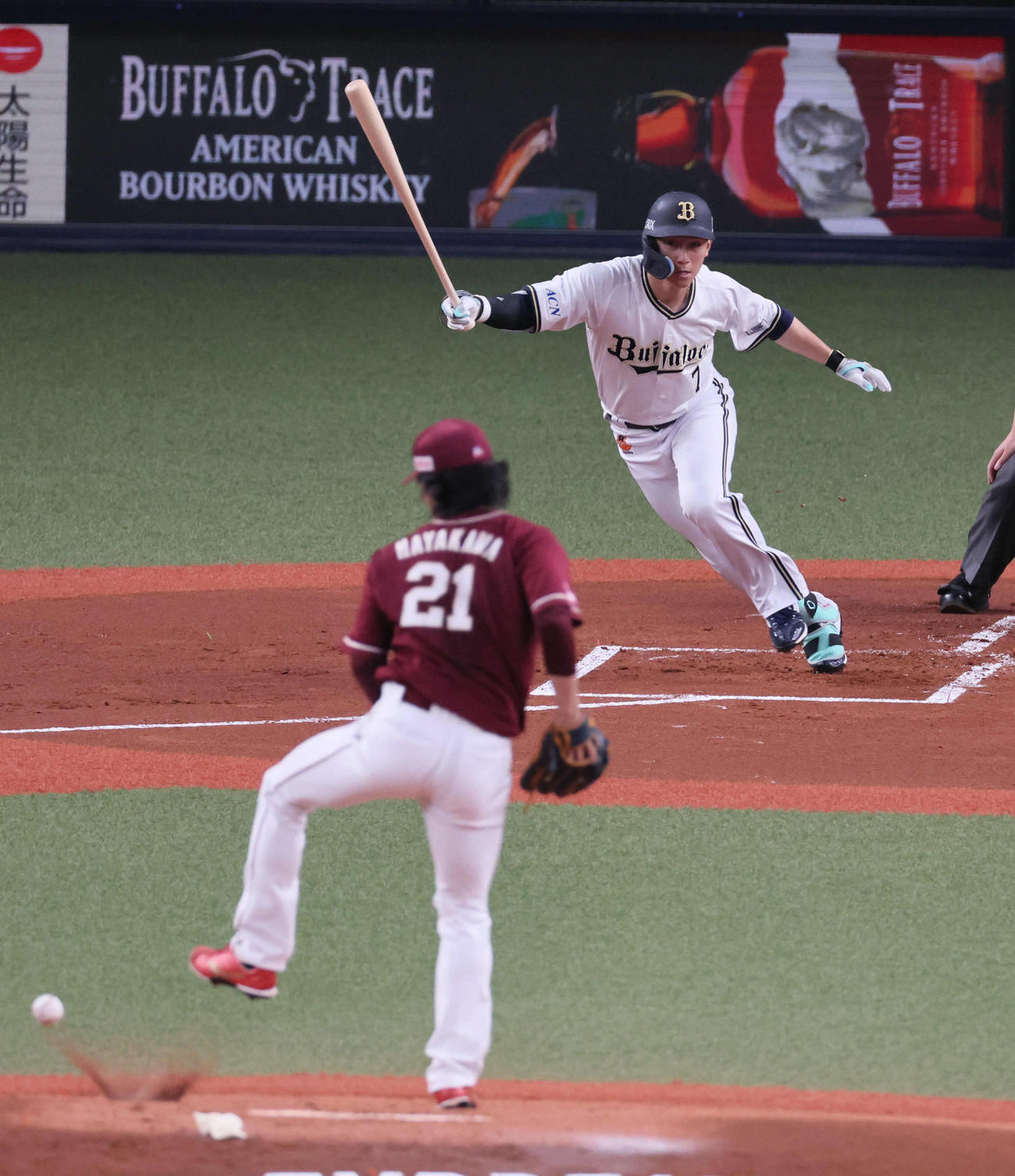 オリックス対楽天　1回裏オリックス無死、西川は中前打を放つ（撮影・宮崎幸一）