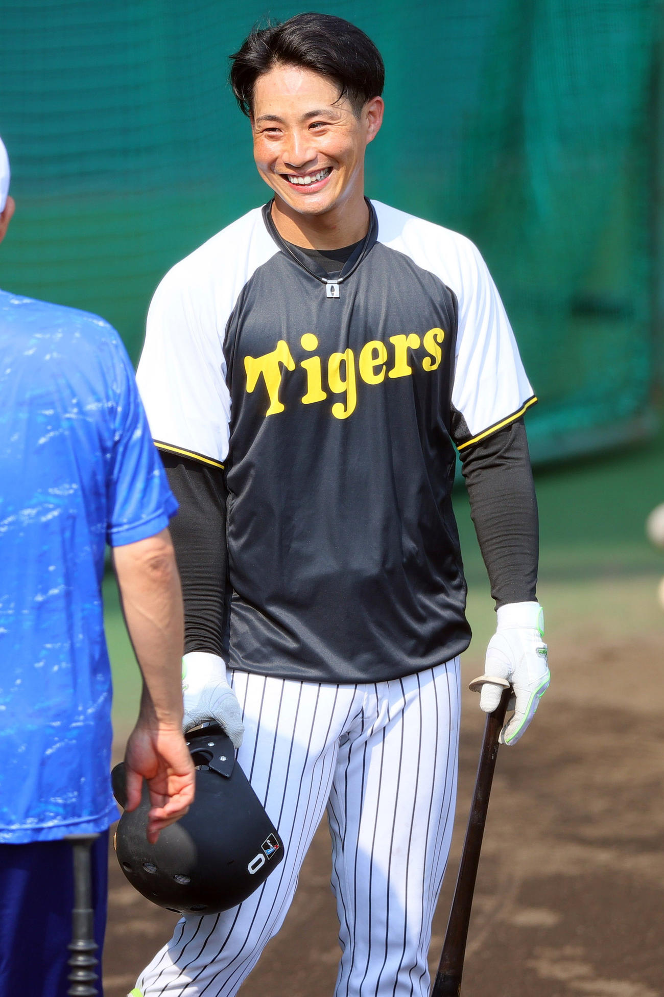 リラックスした表情を見せる阪神木浪（撮影・上山淳一）