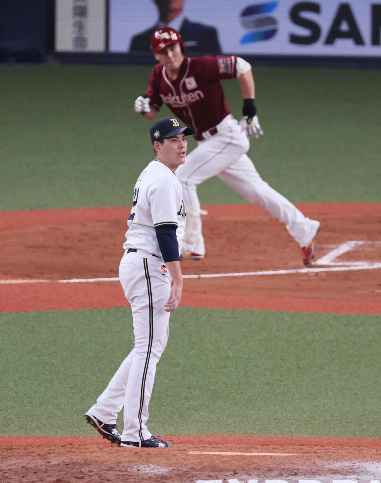 オリックス対楽天　9回表楽天1死満塁、九里は村林に左翼へ適時打を浴び、完封勝利を逃す（撮影・宮崎幸一）