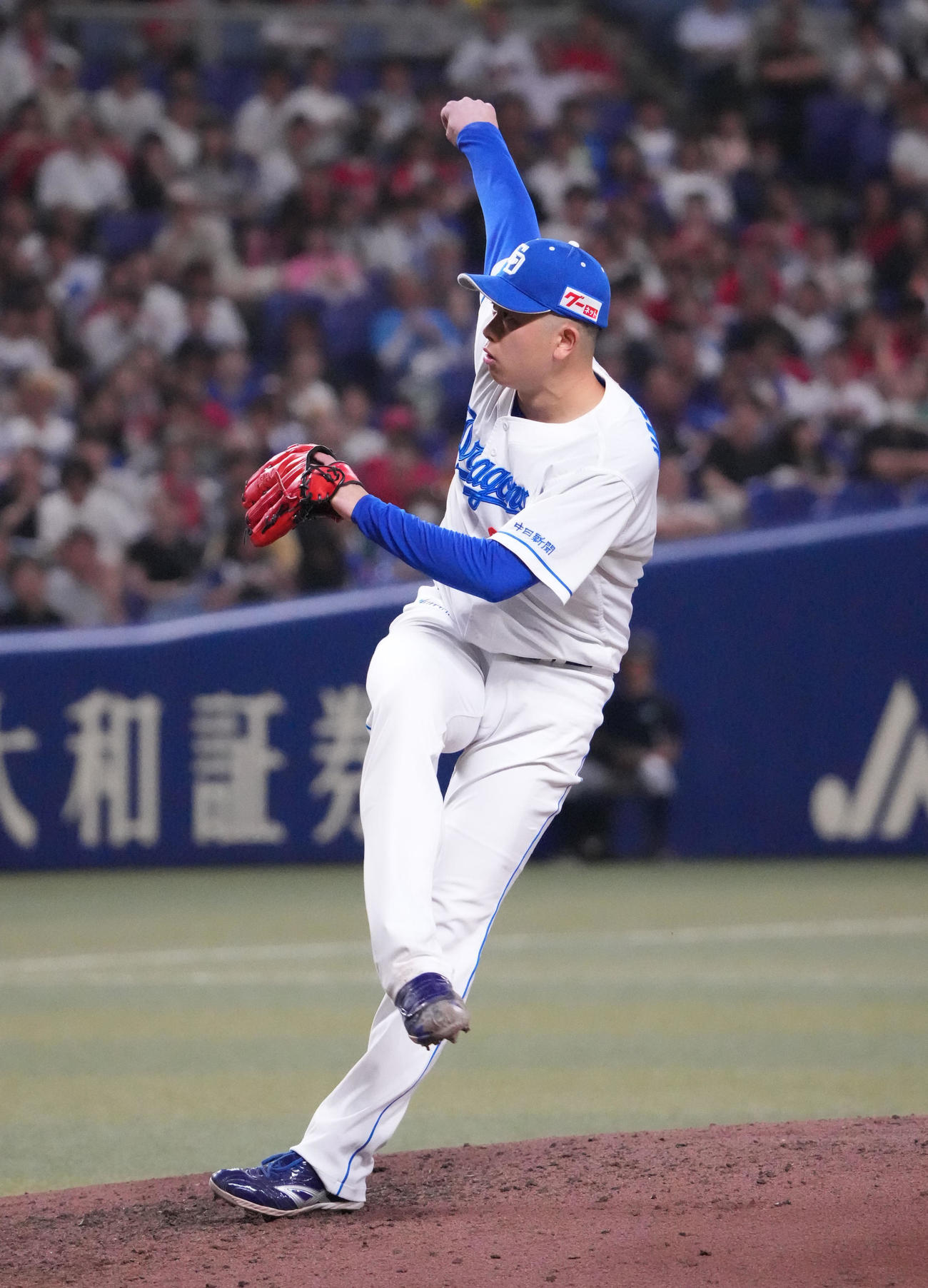 中日対広島　9回表、中日5番手で登板する松山（撮影・森本幸一）