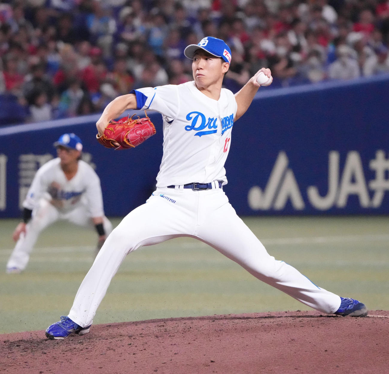 中日対広島　7回表、中日3番手で登板する橋本（撮影・森本幸一）