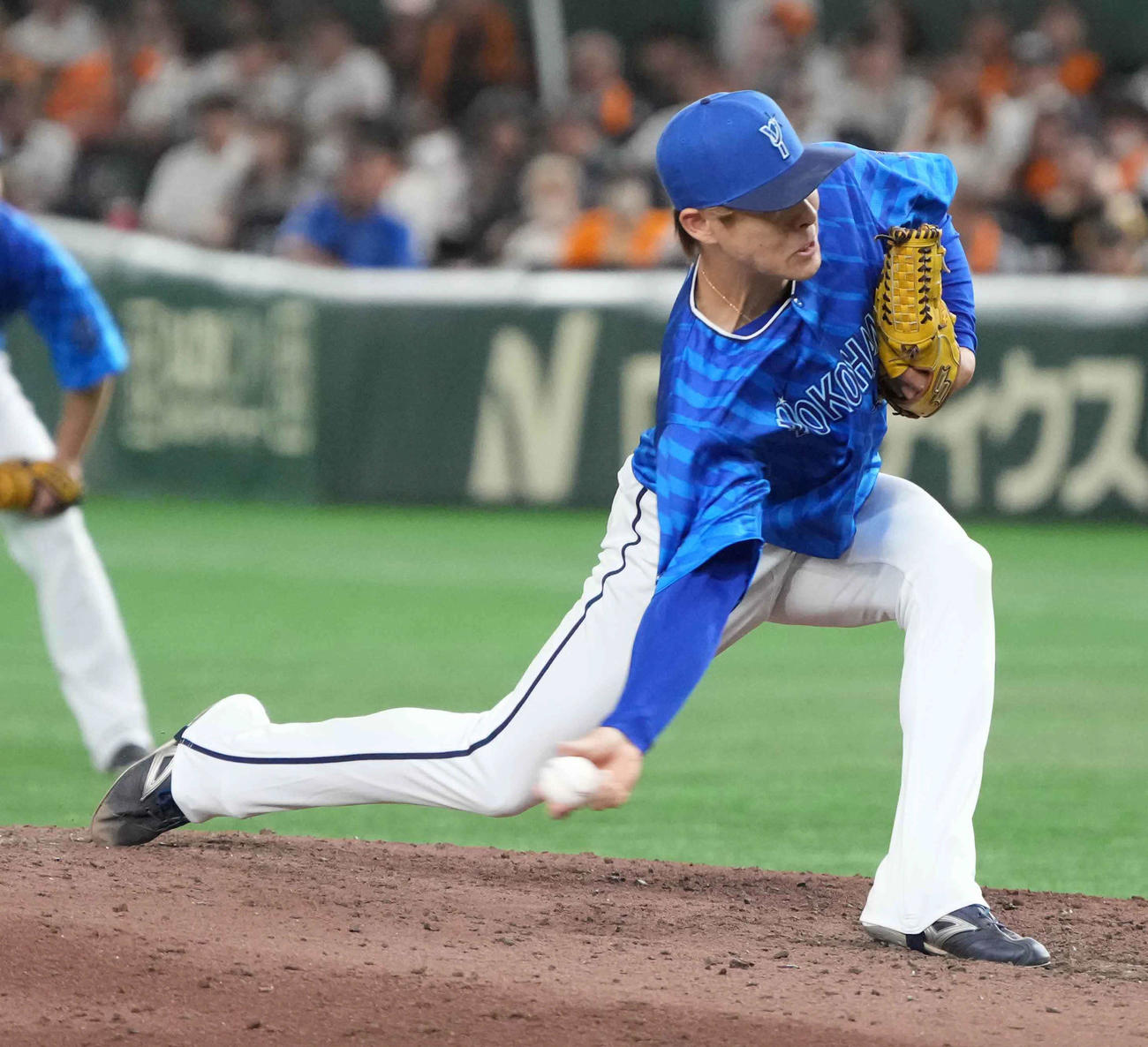 巨人対DeNA DeNA3番手で登板した中川颯（撮影・小沢裕）