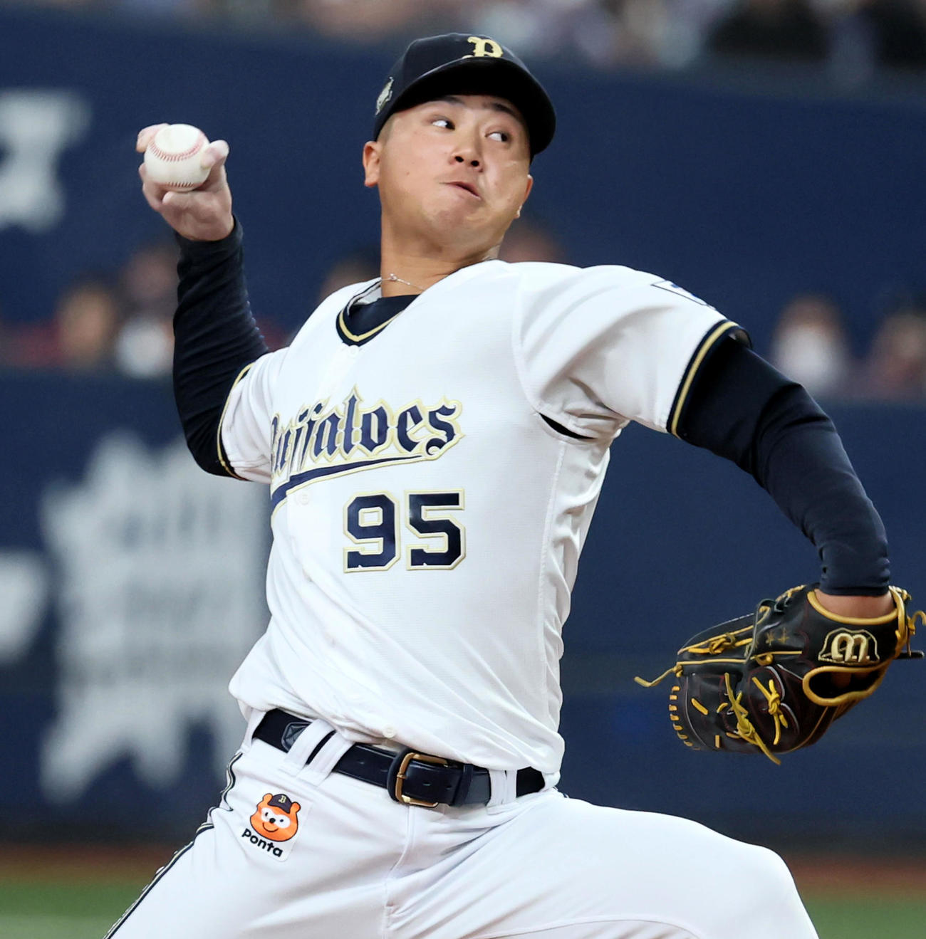 オリックス対楽天　5回表楽天2死一、二塁、オリックス2番手で登板する才木（撮影・加藤哉）