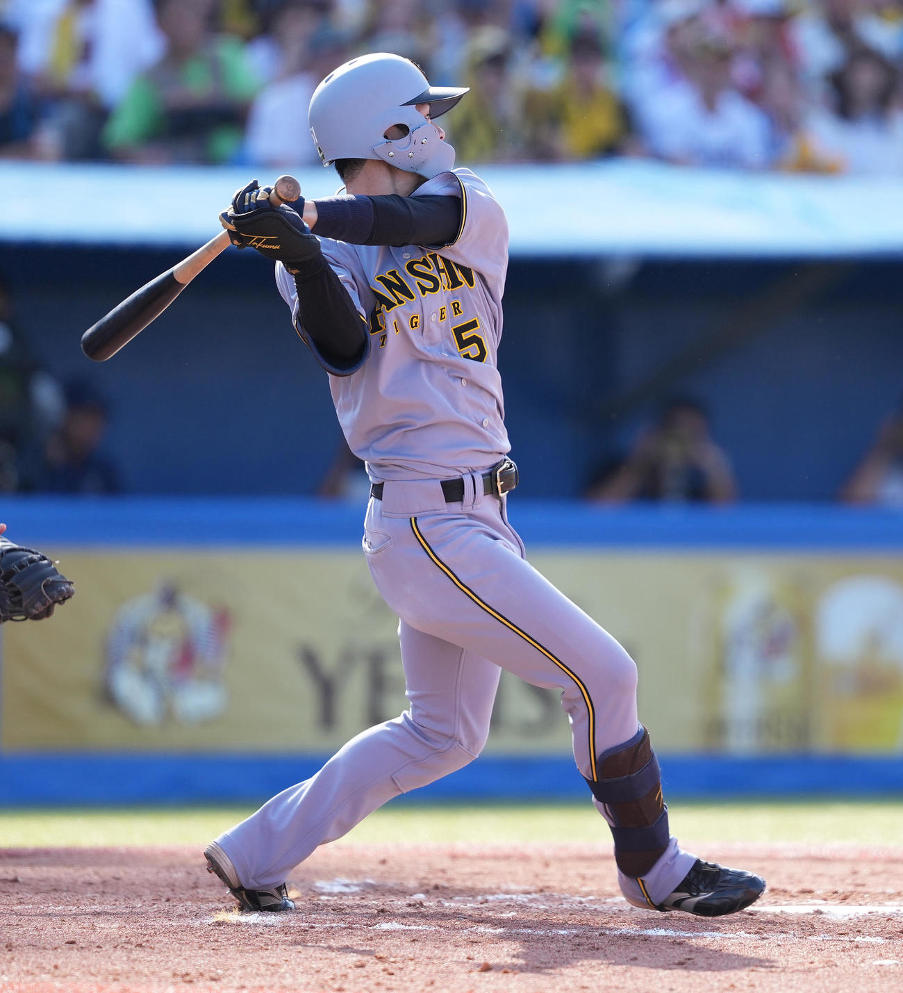 ヤクルト対阪神　7回表阪神2死、左前打を放つ中野（撮影・鈴木みどり）