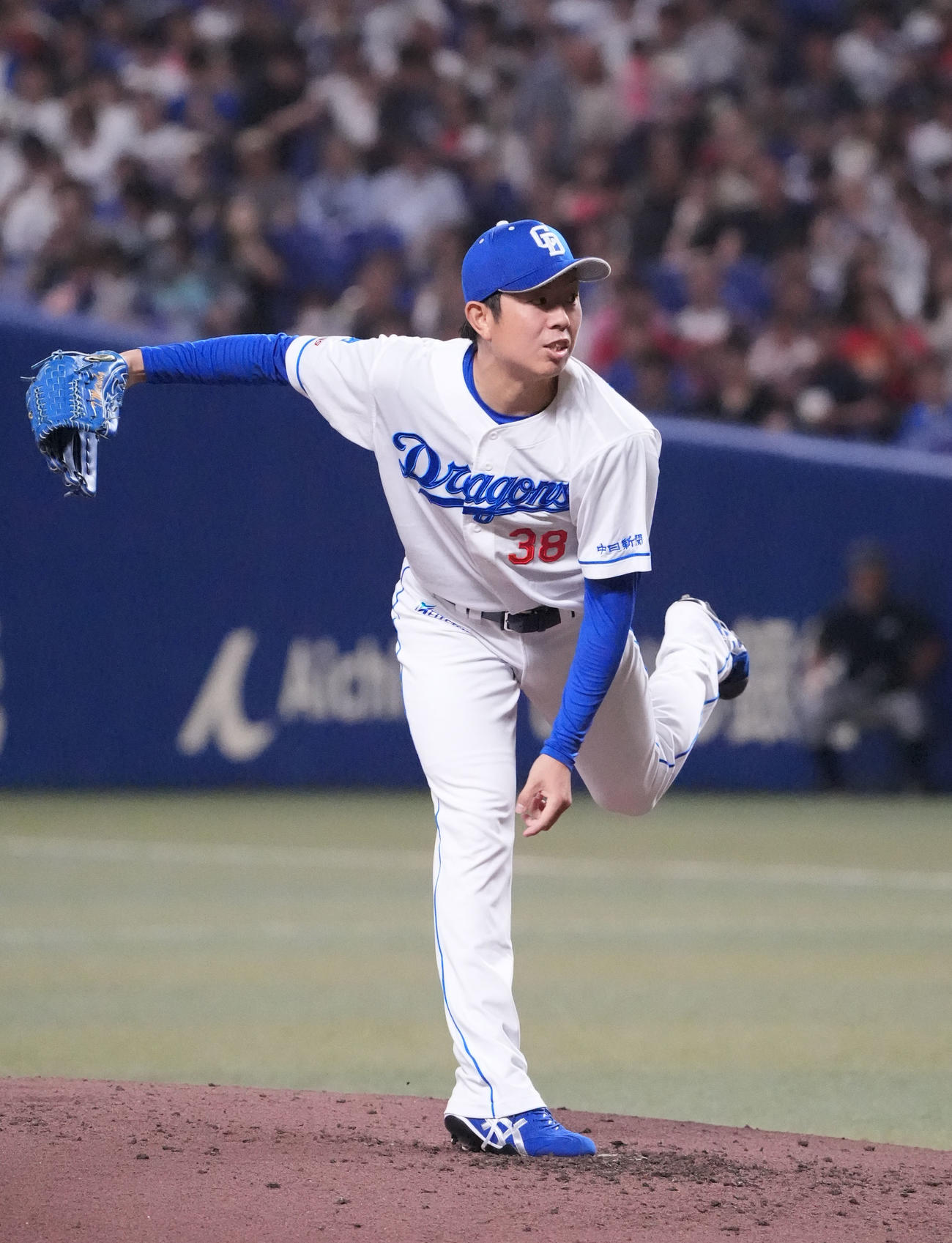 中日対広島　4回表、力投する中日先発の松葉（撮影・森本幸一）