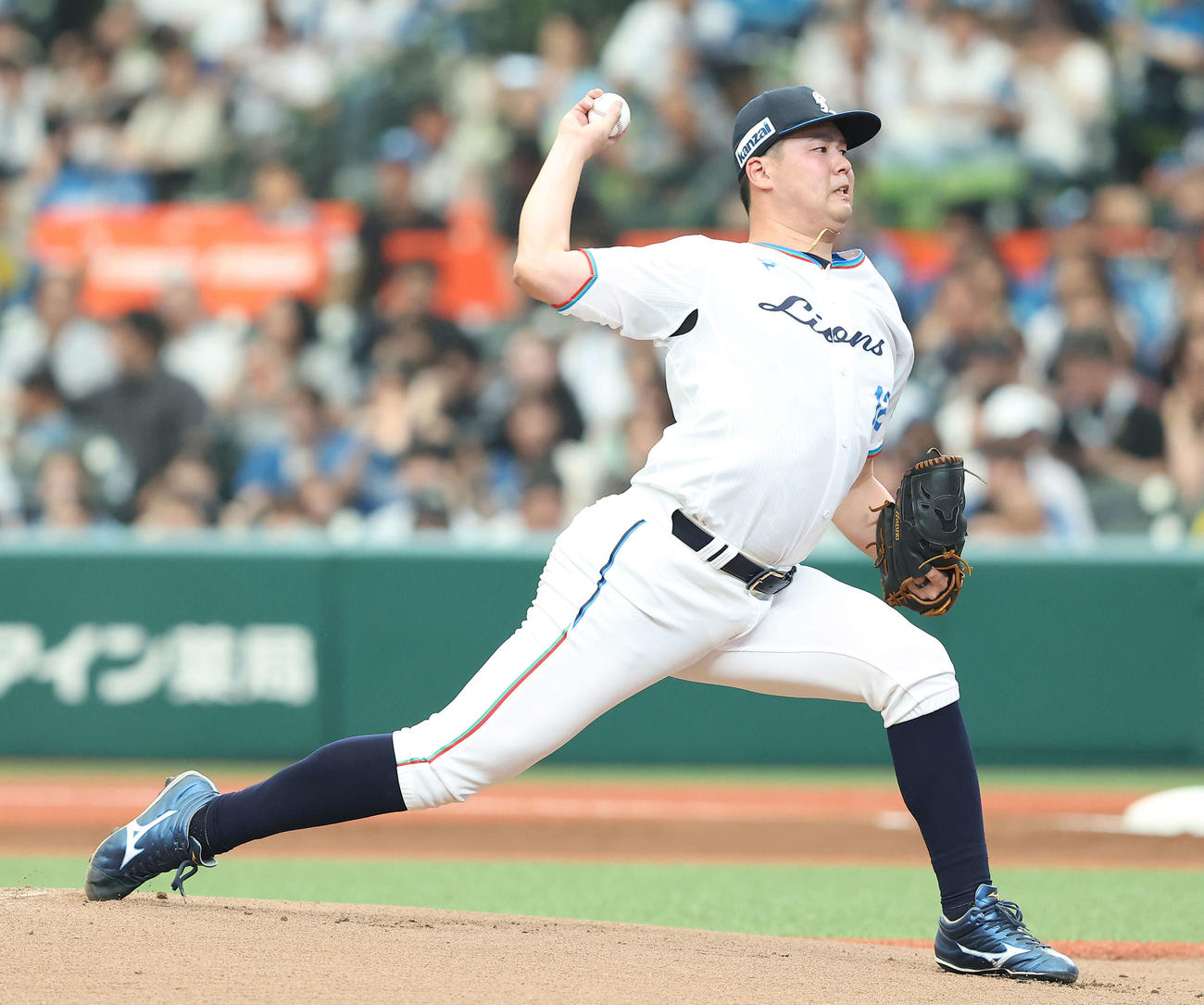 西武対日本ハム　先発登板する西武渡辺（撮影・河田真司）