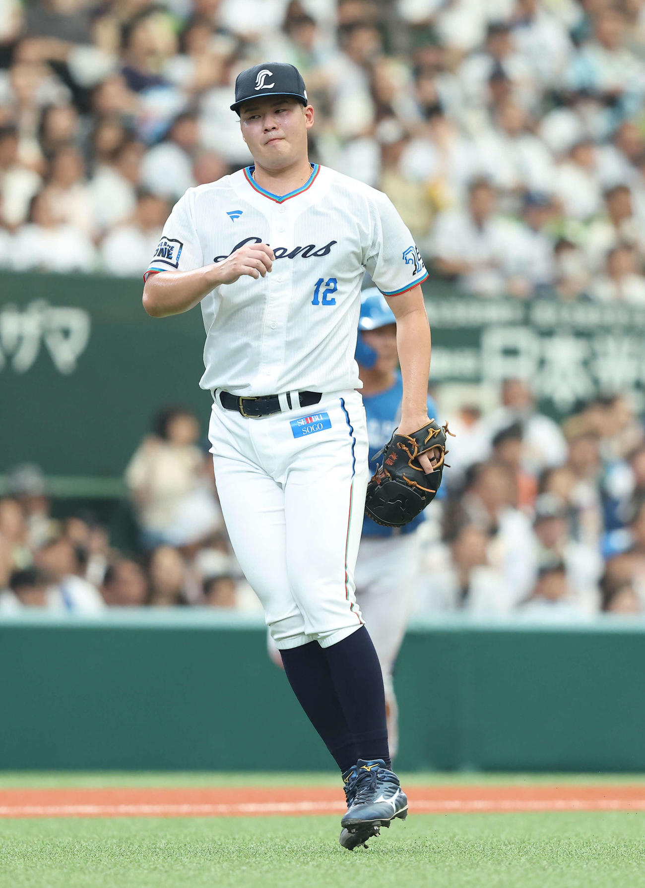 西武対日本ハム　3回表日本ハム2死一、二塁、水谷瞬に同点適時二塁打を浴びる渡辺（撮影・河田真司）